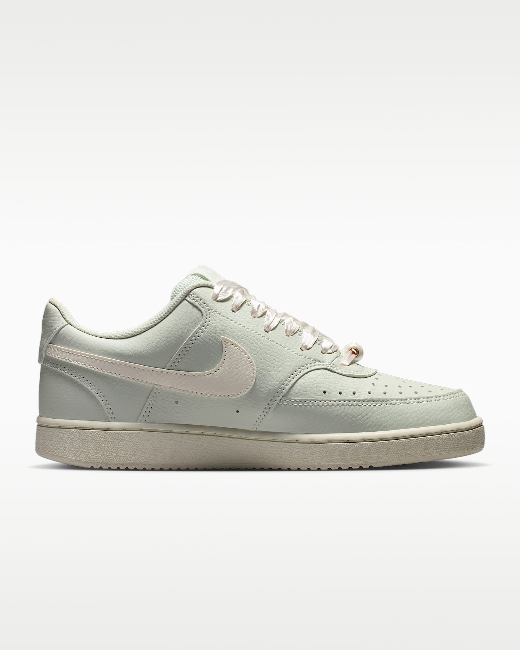 Nike Sportswear Nike Court Vision Low Sneaker inspiriert vom Design des Nike Air Force