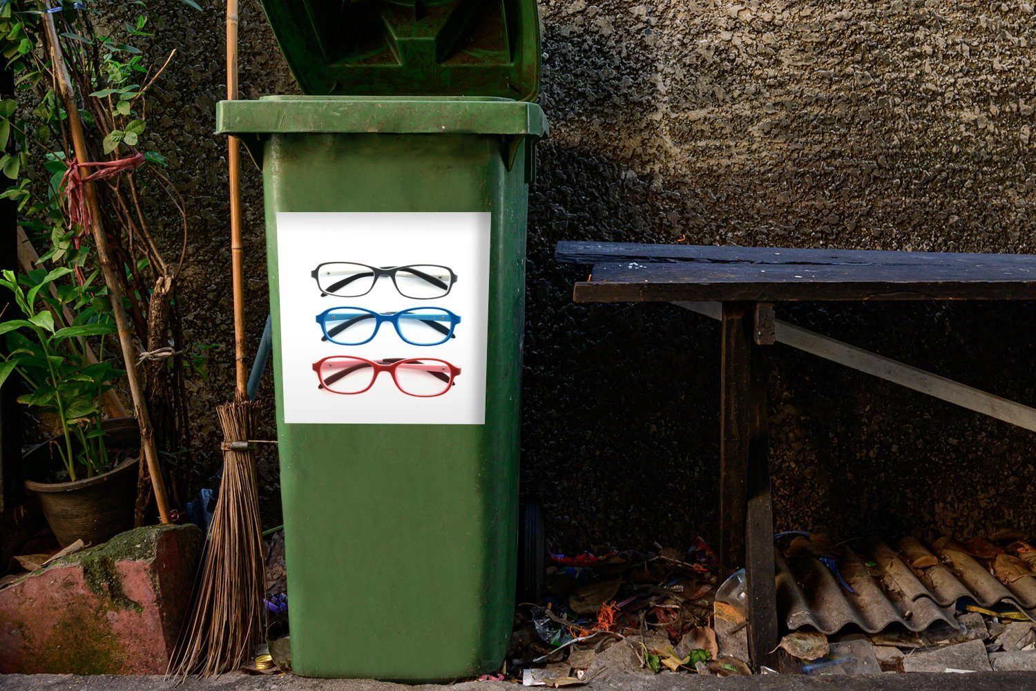 MuchoWow Wandsticker Drei in Sticker, Reihe Abfalbehälter St), Mülleimer-aufkleber, Mülltonne, Container, (1 Brillengestelle einer