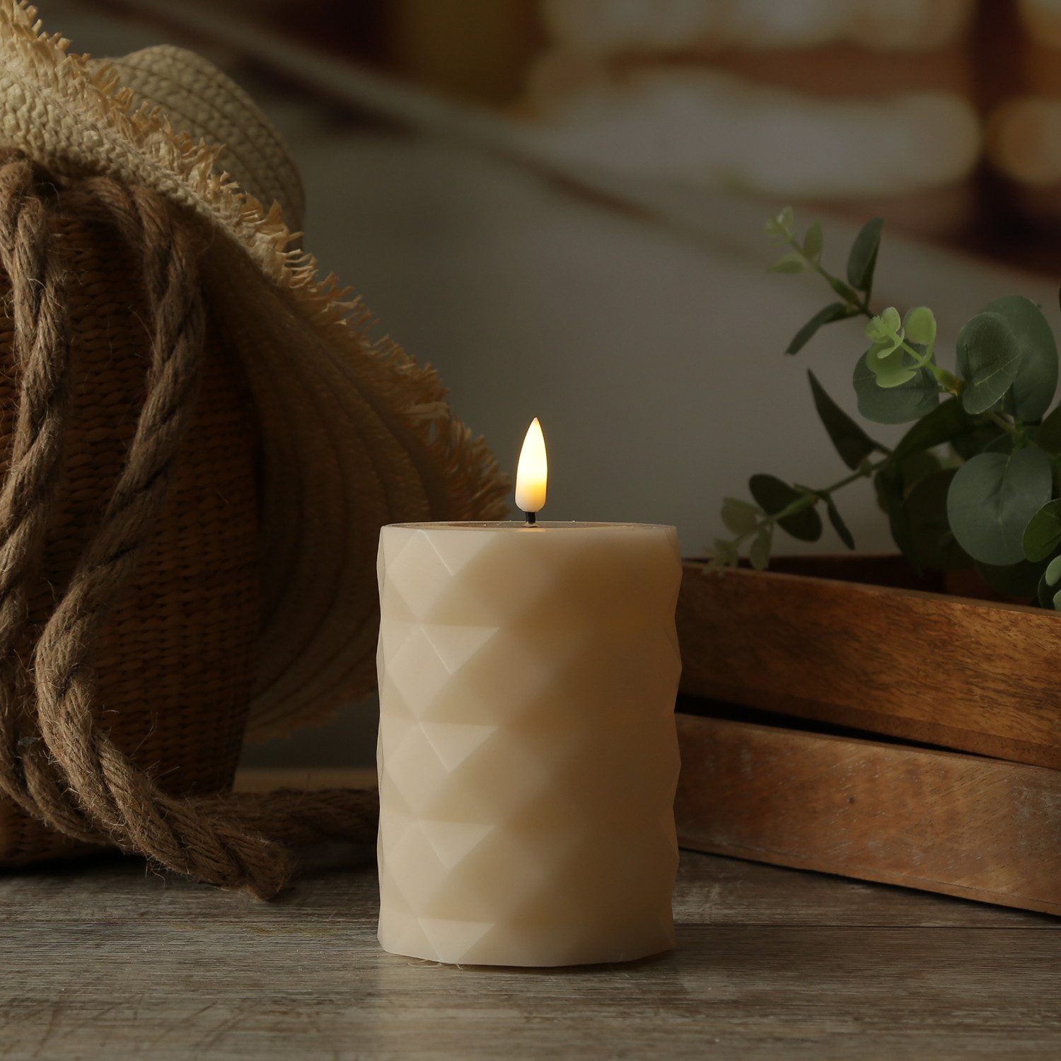 Deluxe Homeart LED-Kerze Mia mit Rautenmuster Echtwachs flackernd H: 10cm D günstig online kaufen