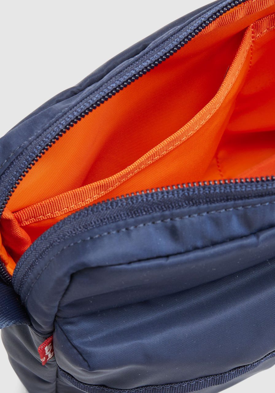 Levi's® Schultertasche, mit 2 Vordertaschen