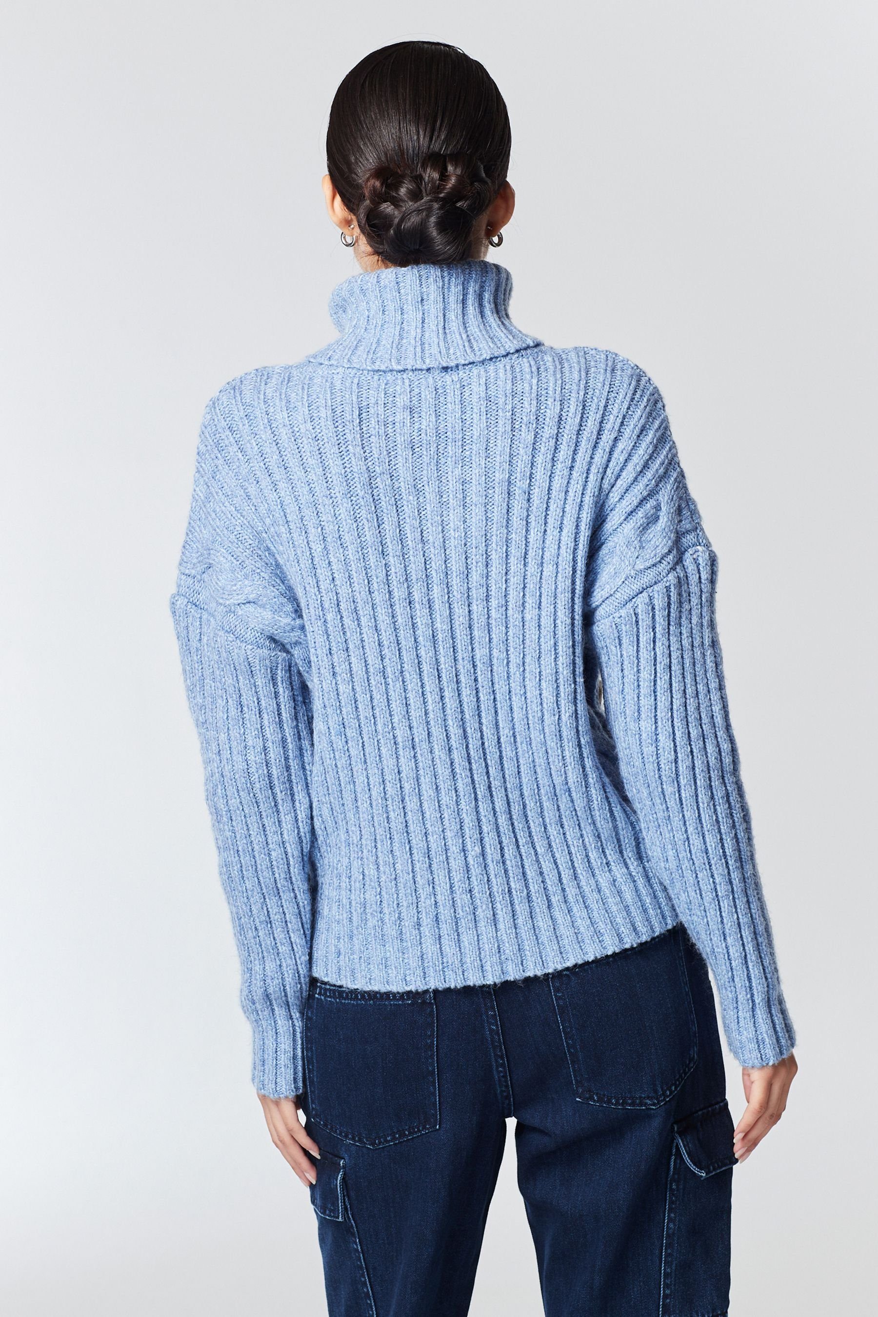 mit Blue Next Zierknöpfen Rollkragenpullover Rollkragenpullover (1-tlg)