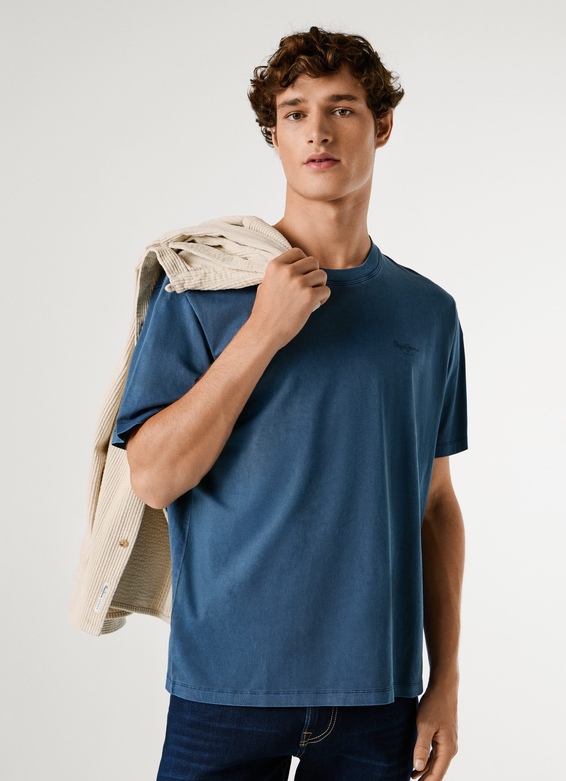 Pepe Jeans T-Shirt JACKO mit kleinem Ton-in-Ton Logoschriftzug