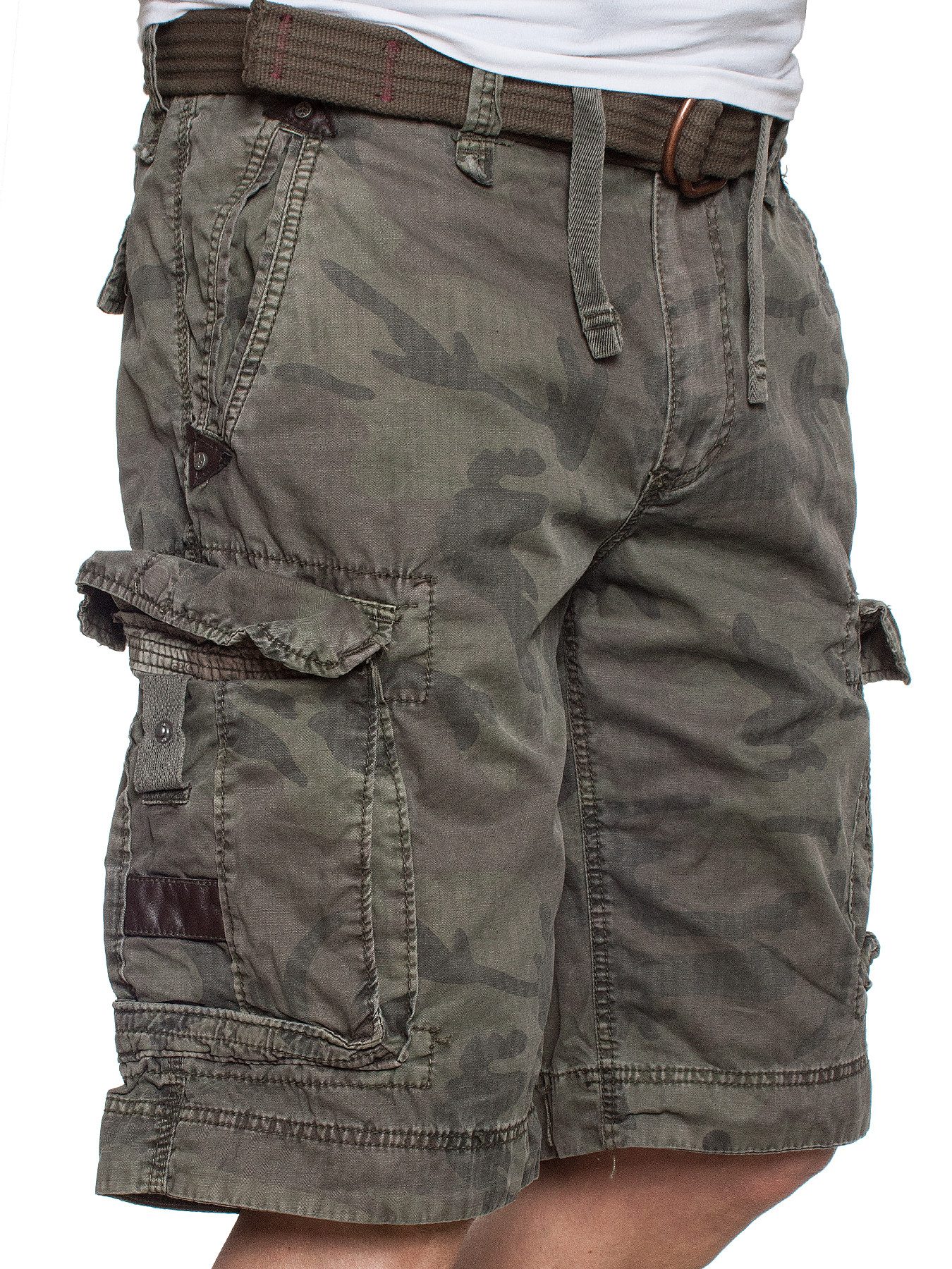 Cargoshorts Take Off 7