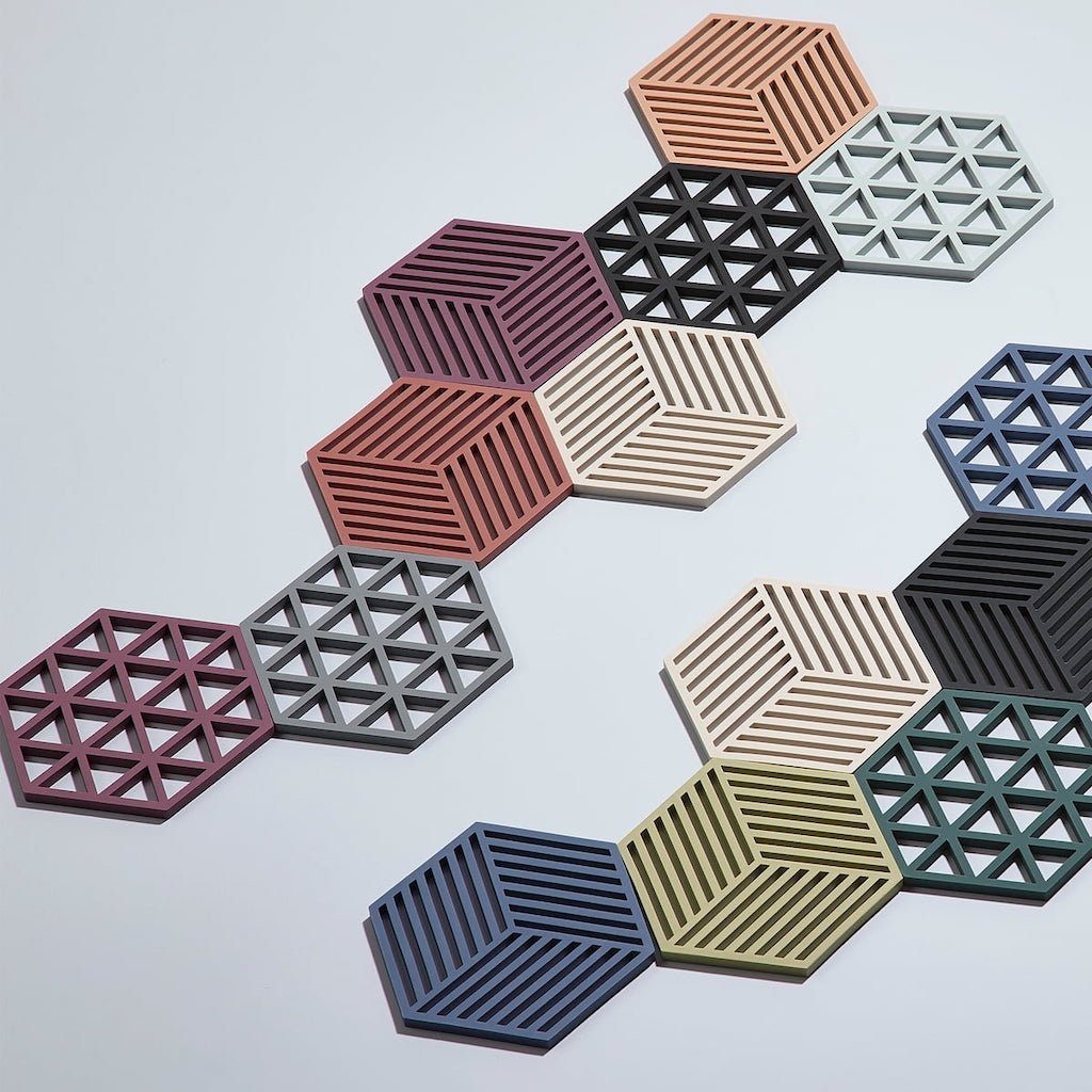 Zone Denmark Topfuntersetzer Hexagon Streifen 16 x 14 cm Silikon Warm Grey, hitzebeständig spülmaschinengeeignet