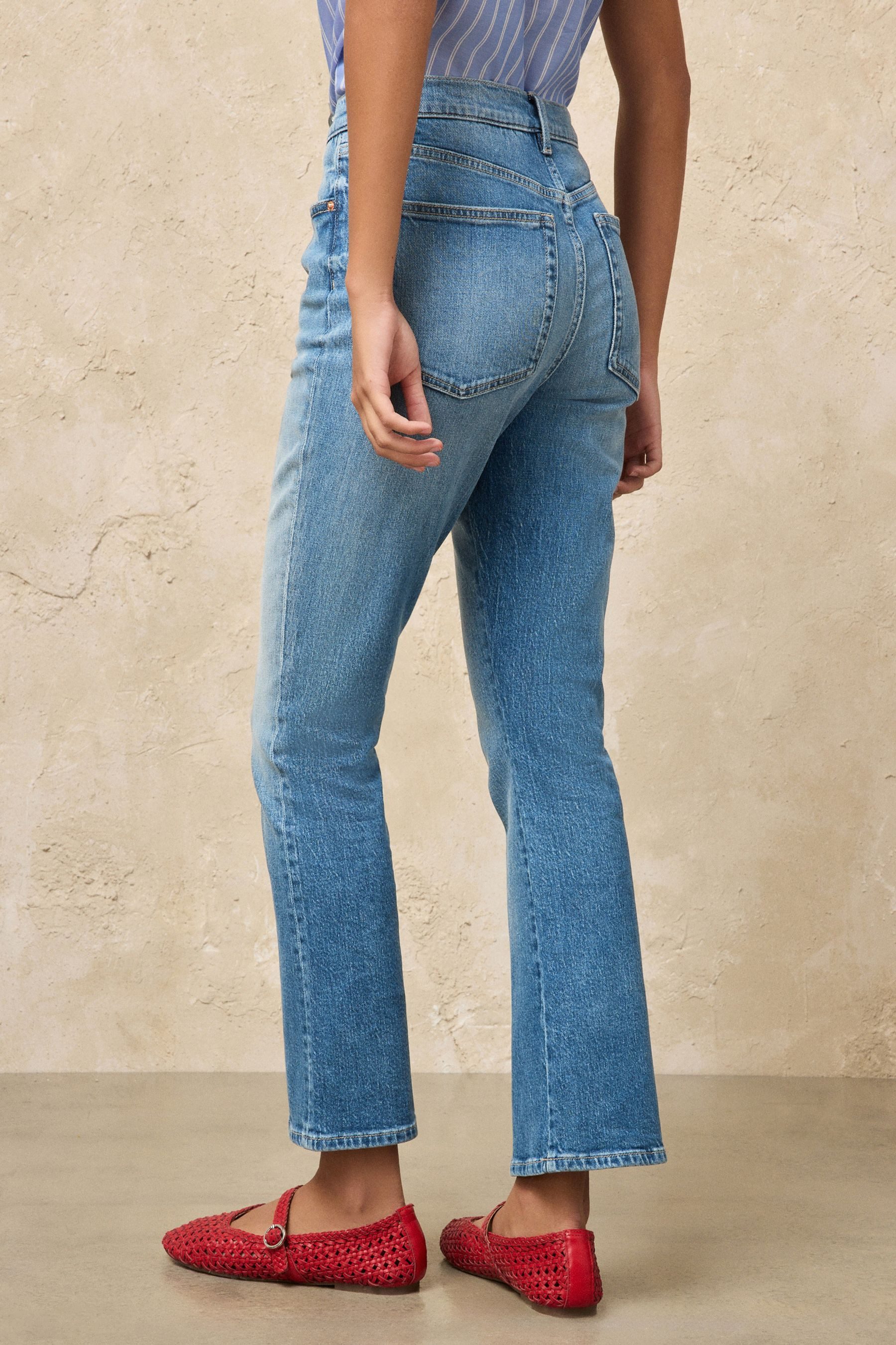 Next Bootcut-Jeans Verkürzte Bootcut Jeans, Kurzgröße (1-tlg)