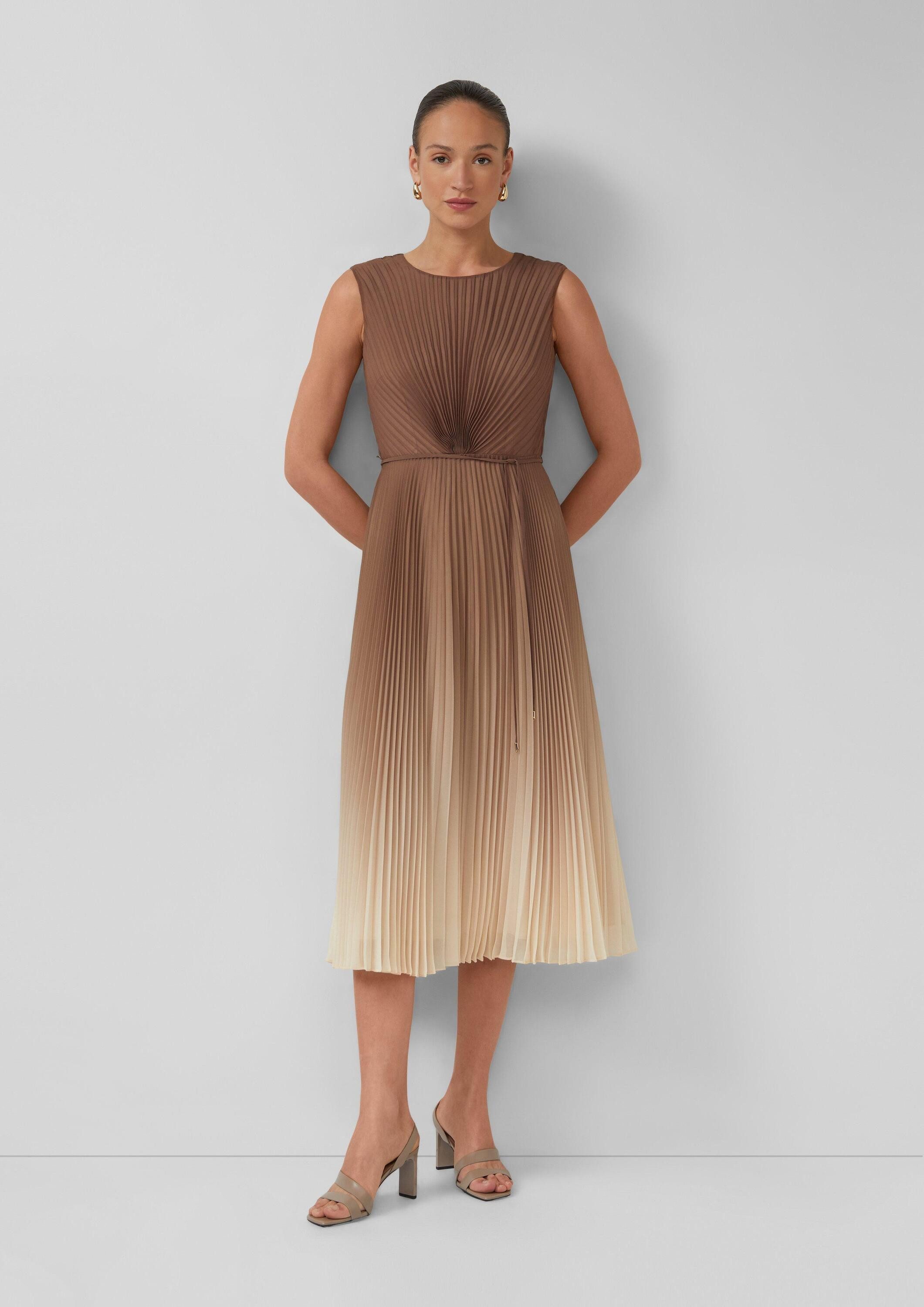 s.Oliver Midikleid Kleid Ärmelloses Midikleid mit Plissee und Gürtel günstig online kaufen