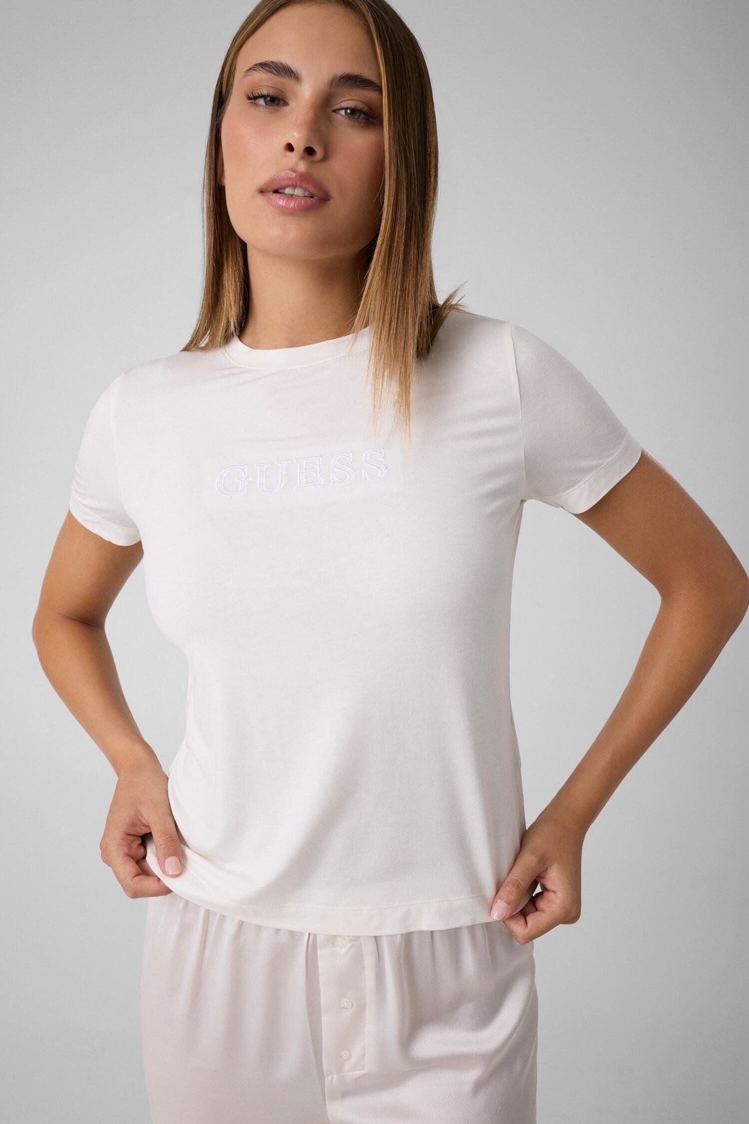Guess T-Shirt MARIKA T-SHIRT mit Logostickerei, Modalmix