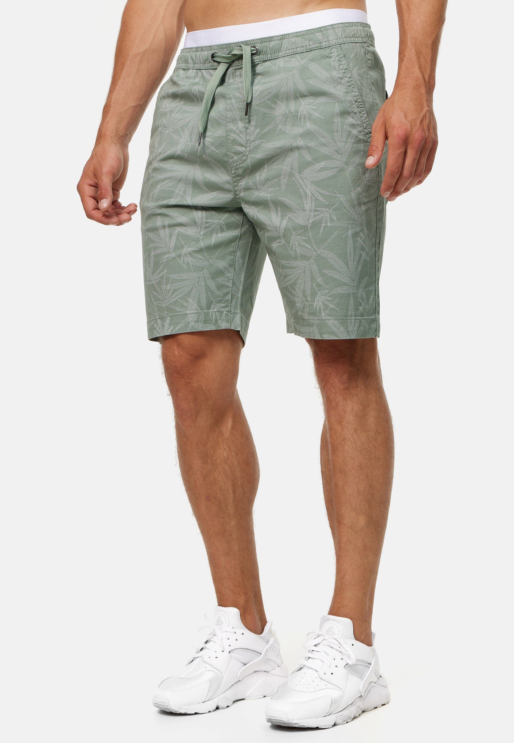 Indicode Chinoshorts Kelowna Meadow Print