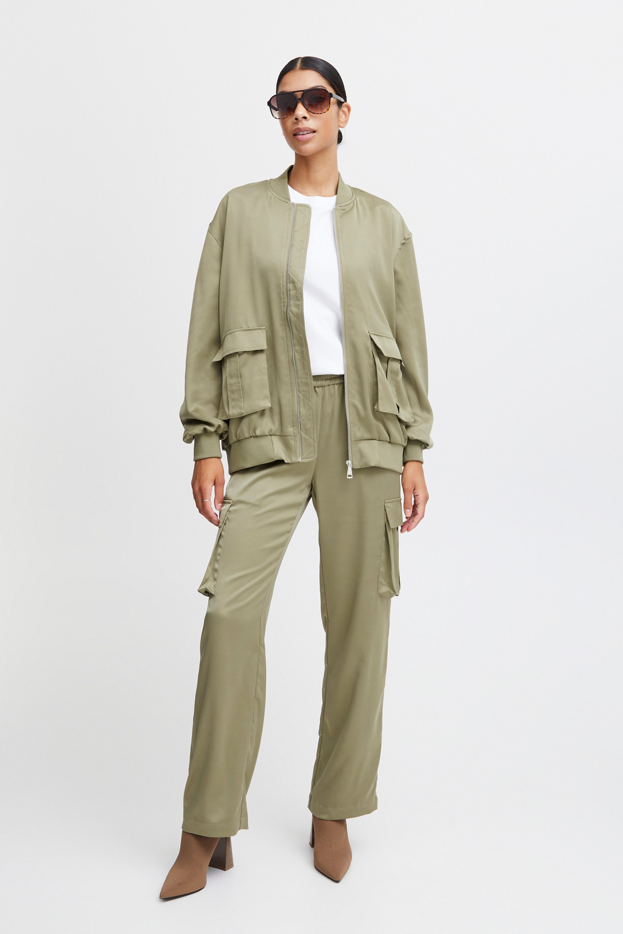 b.young Blusenjacke BYESTO BOMBER JACKET - SATEEN