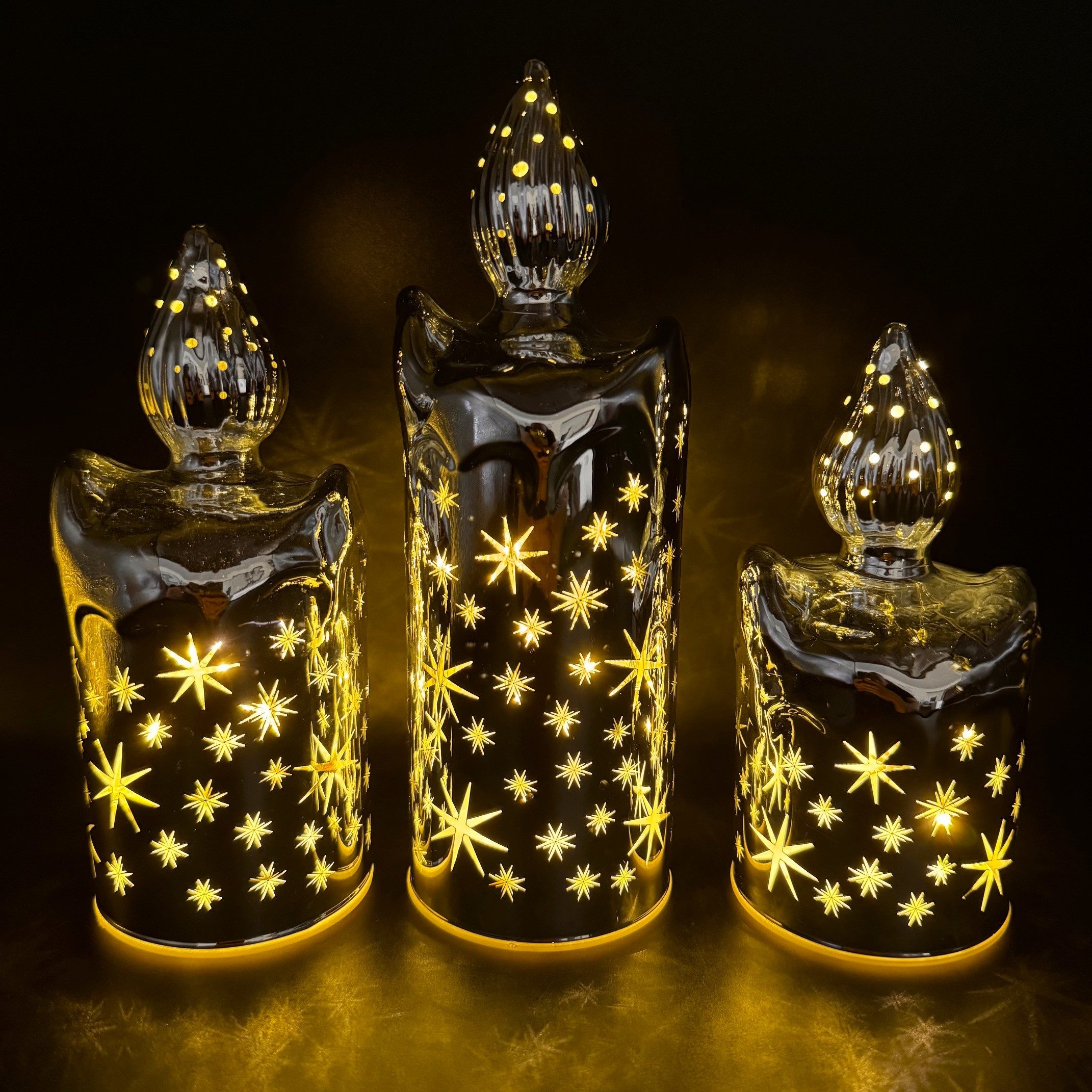 Online-Fuchs LED-Kerze 3er Set LED-Kerzen aus Glas mit Sternen, Lichterkette und Timer, LED-Lichterkette integriert, warmweiße LEDs, Weihnachtsdeko - 6-Stunden Timerfunktion