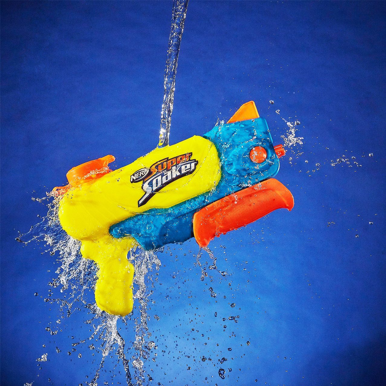 Hasbro Wasserpistole Super Soaker Wave Spray, Entfessle eine einzigartige Wasserwelle mit der rotierenden Düse des
