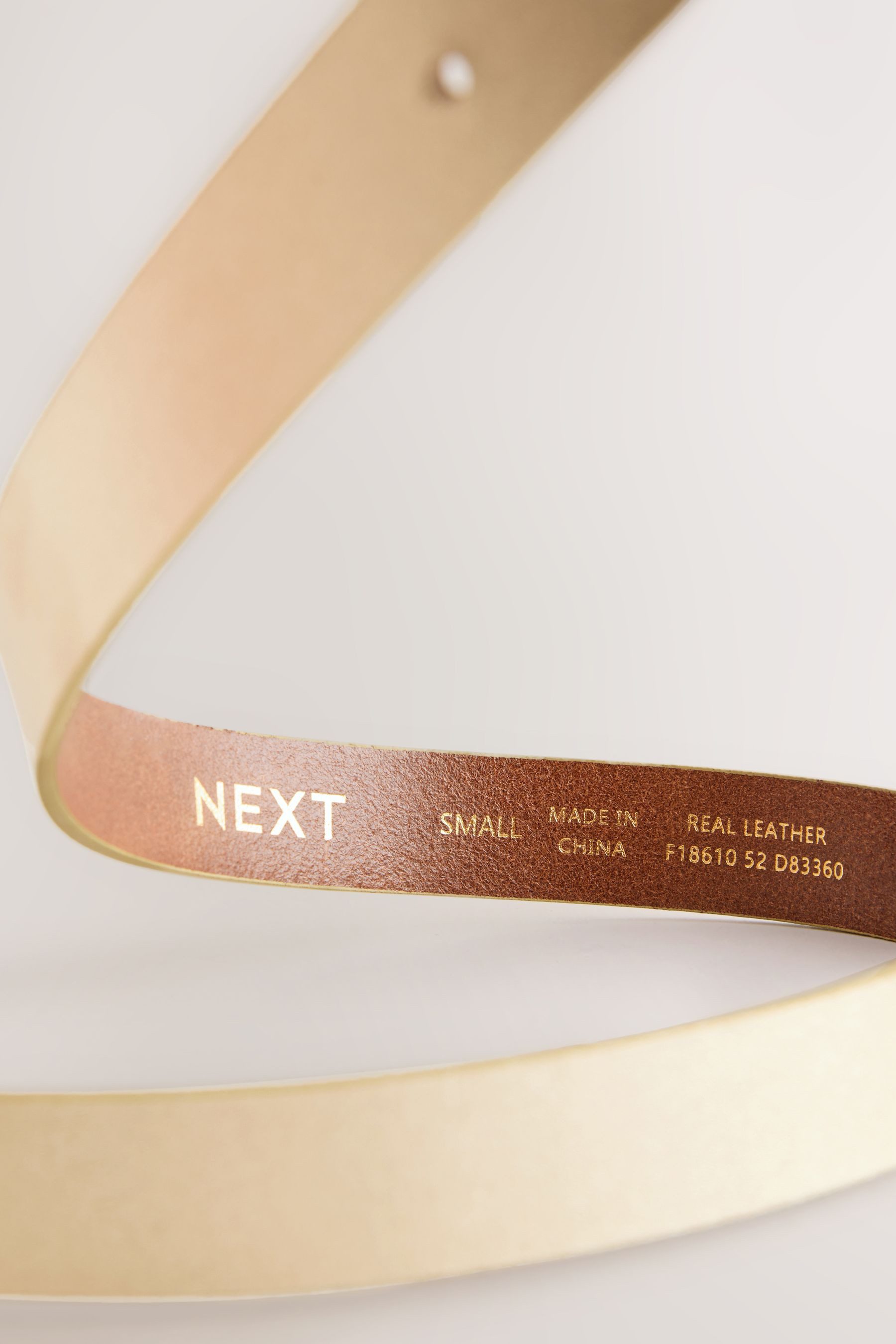 Next Ledergürtel Regular Fit Gürtel aus Veloursleder mit Schnalle (1-St)
