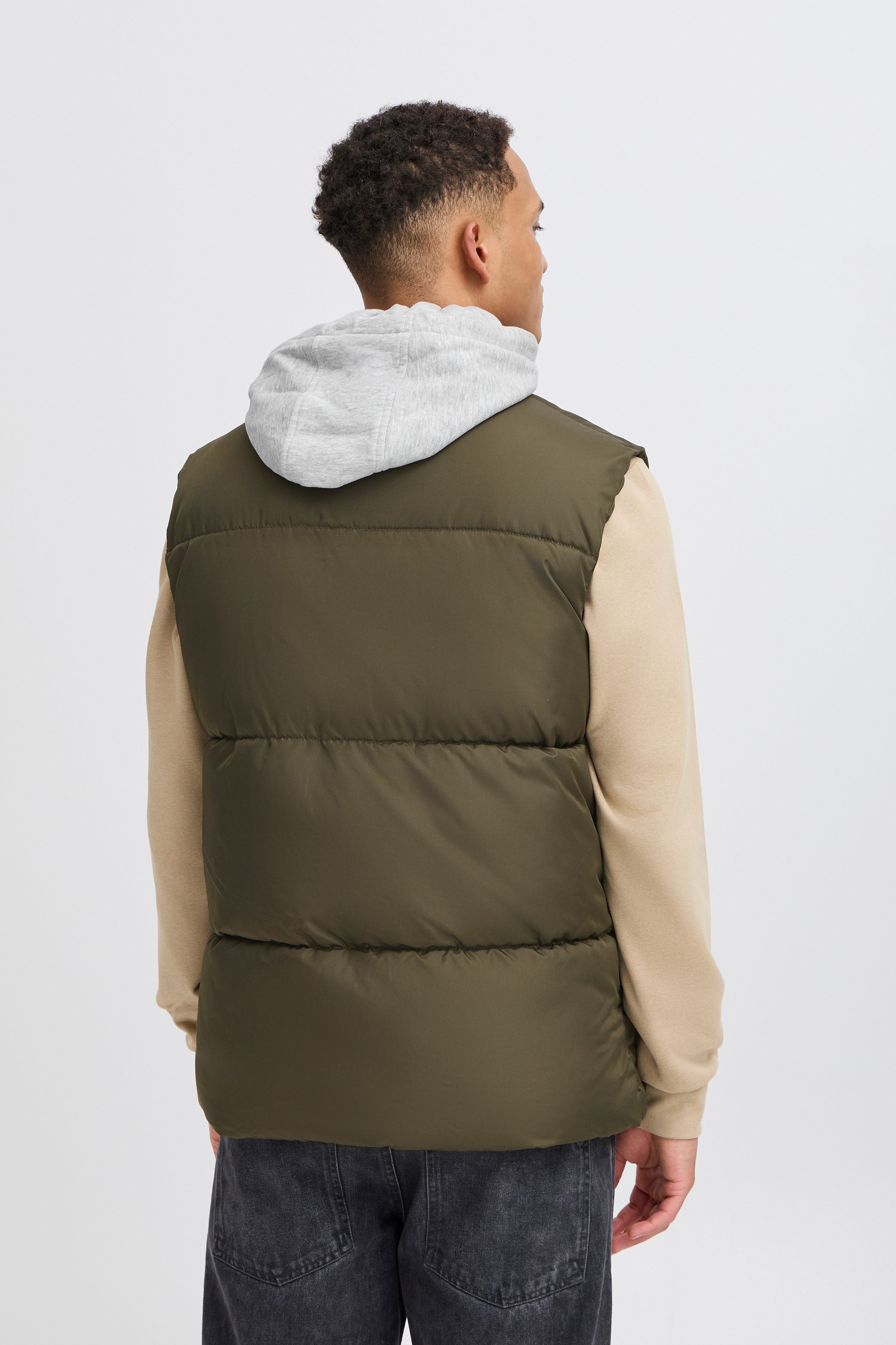 Blend Steppweste BHELWIN vest w. jersey hood Regular Fit, mit Reißverschluss, aus Polyester und Kunstfaser