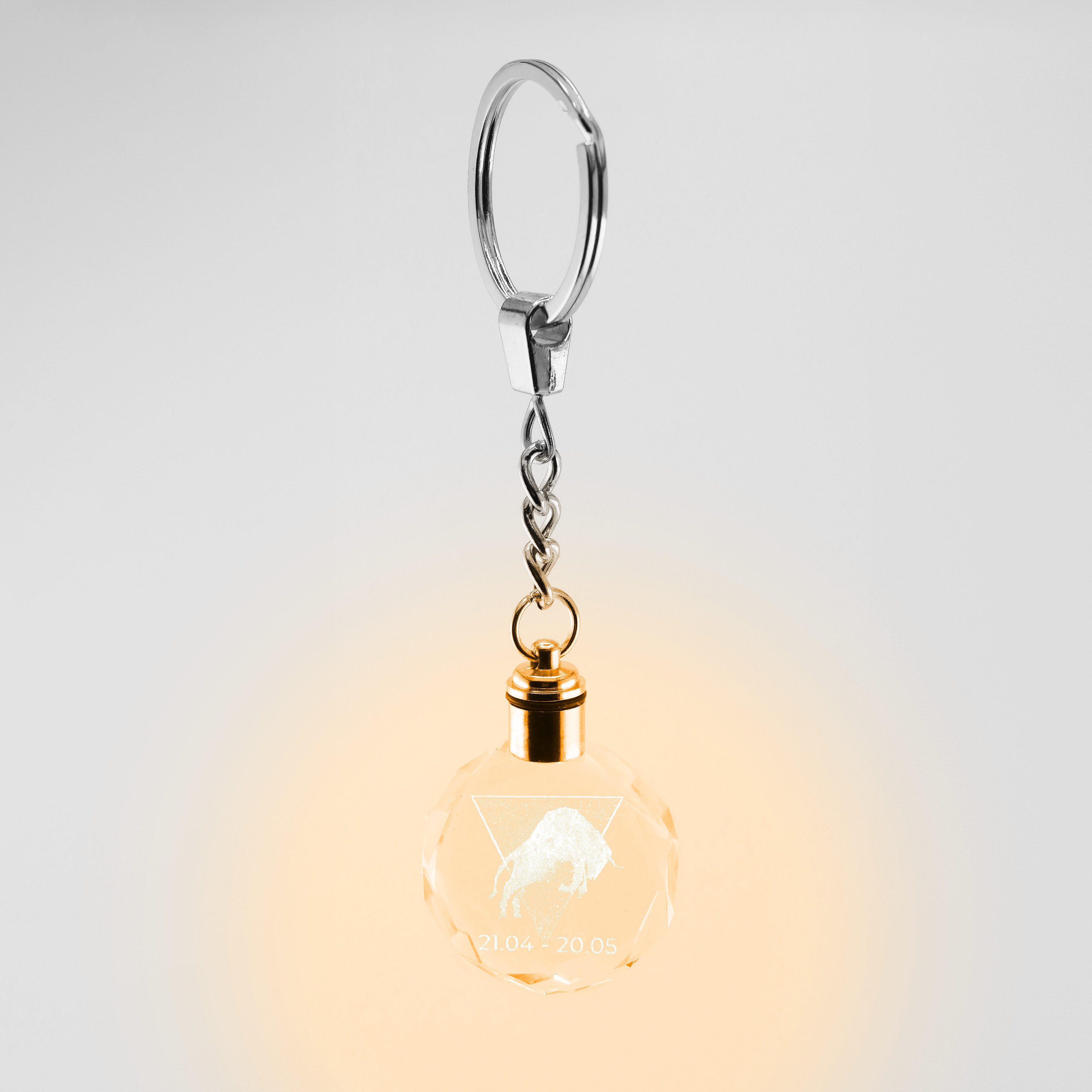 Stelby Schlüsselanhänger mit Gravur Schlüsselanhänger LED Sternzeichen aus Glas mit Farbwechsel (inkl. Geschenkbox), Farbwechsel, transparent, modernes Design – Bild 4 von 5