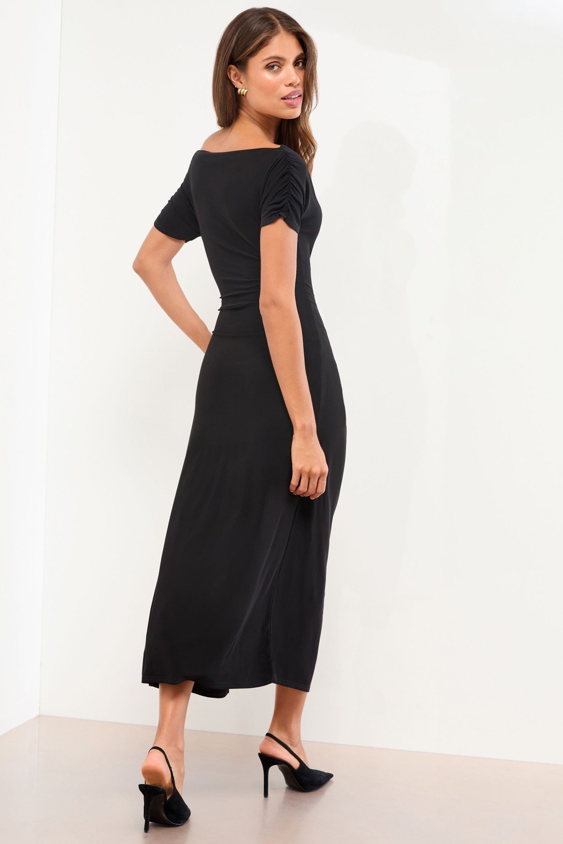 LIPSY Midikleid Lipsy Midikleid mit Schrägausschnitt, Regular (1-tlg)