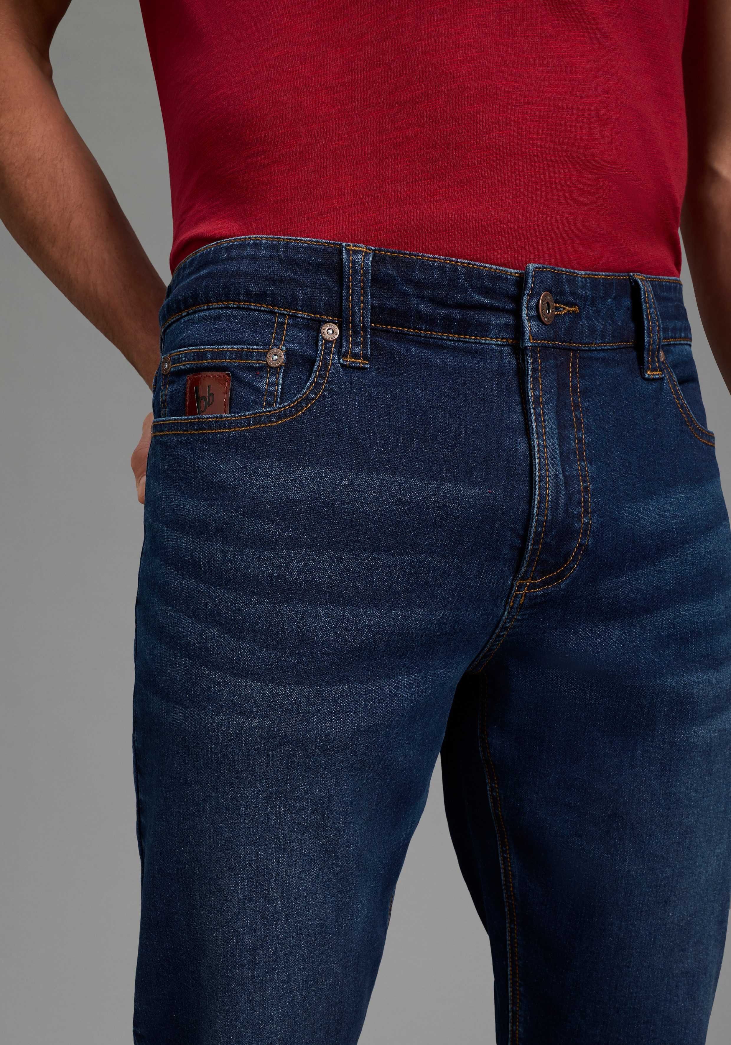 Bruno Banani Jeansbermudas Hutch-Bermuda Straight-Fit, normale Leibhöhe, aus elastischem Denim-Material