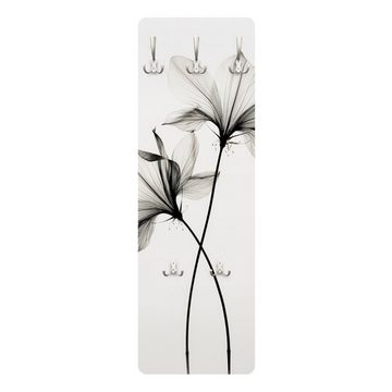 Bilderdepot24 Garderobenpaneel schwarz-weiß Blumen Floral Transparente Blüten Design (ausgefallenes Flur Wandpaneel mit Garderobenhaken Kleiderhaken hängend), moderne Wandgarderobe - Flurgarderobe im schmalen Hakenpaneel Design