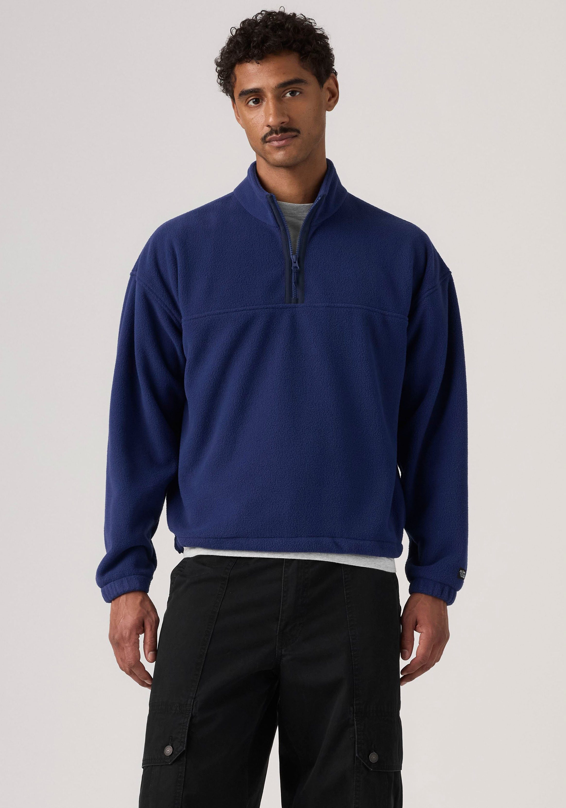 Levi's® Fleecepullover REDWOOD HALF ZIP Saumabschluss mit Tunnelzug
