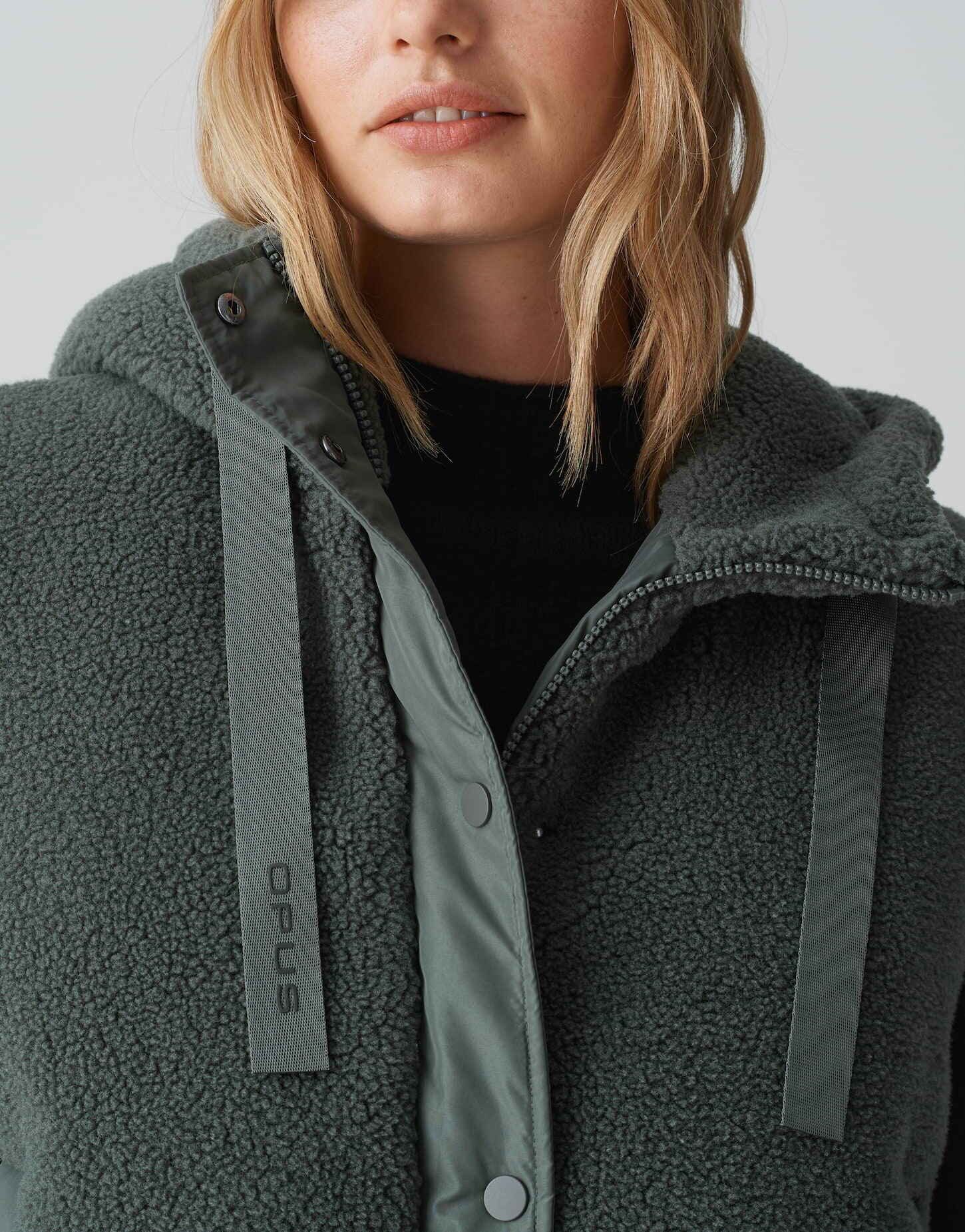 OPUS Longweste Outdoorweste WINDUS Loose aus Material Mix