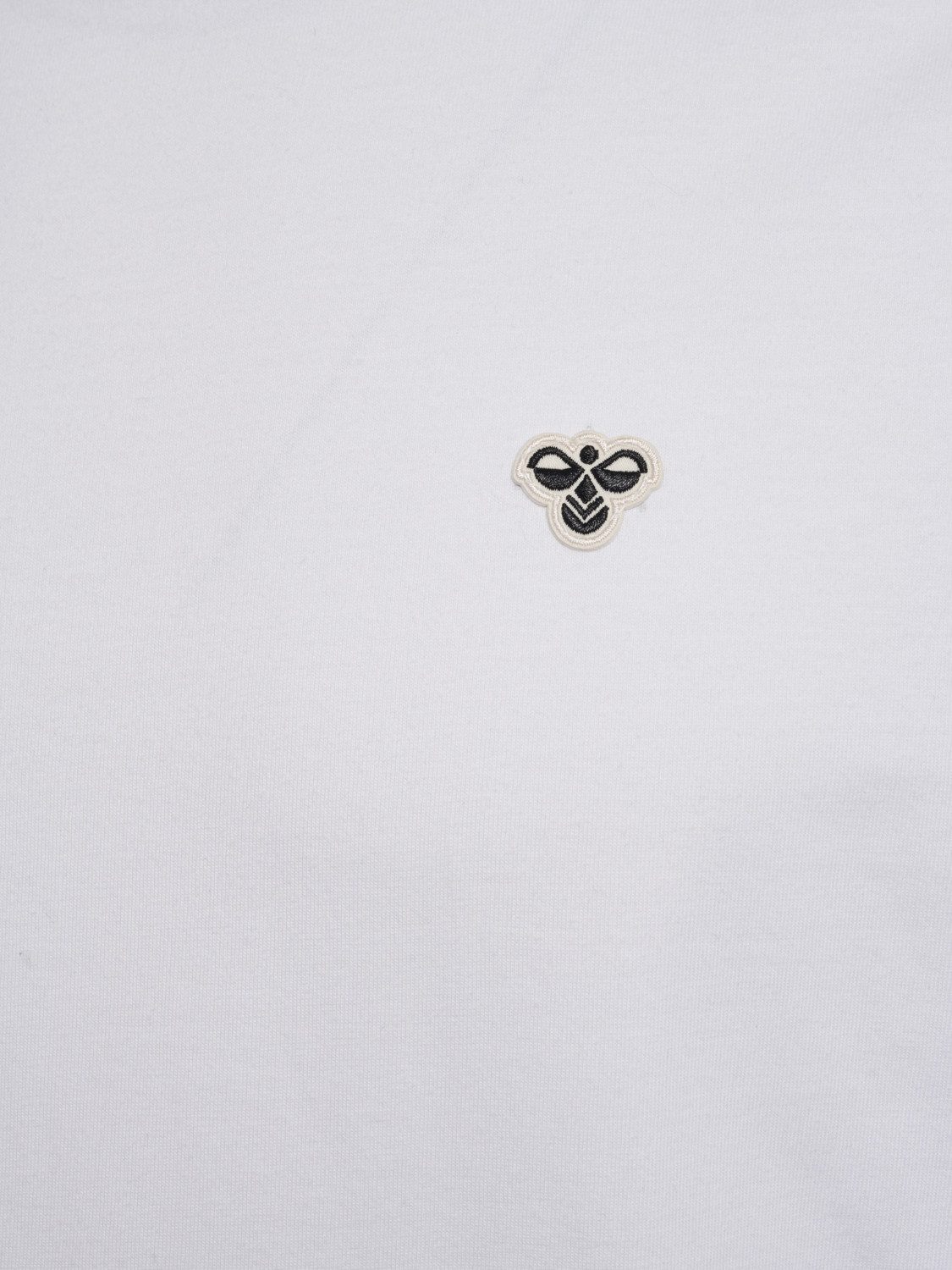 hummel T-Shirt Locker geschnittenes T-Shirt mit günstig online kaufen