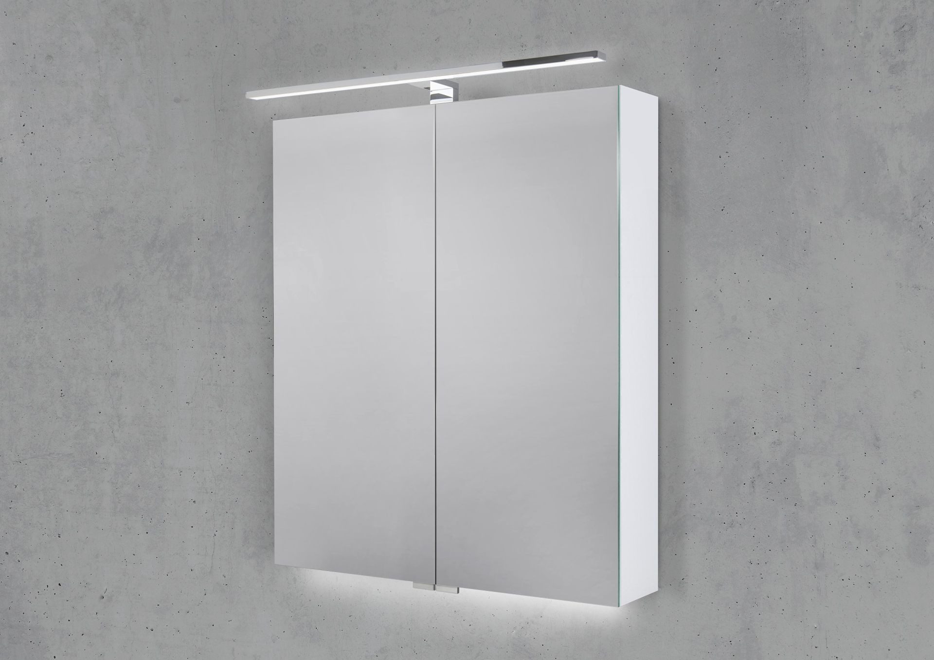 Intarbad Badezimmerspiegelschrank 2-türiger Spiegelschrank mit schmaler MULTI LED Aufsatzleuchte dimmbar (Doppelspiegeltüren, Holz-/ Lackdekore, Maße von 60 bis 120 cm wählbar, Höhe 70 cm, Glasfachböden, Magnetleiste & Kosmetikspiegel Ø 12 cm) Vormontierte Lieferung, Floatglas, 160 kg Traglast, Made in Germany