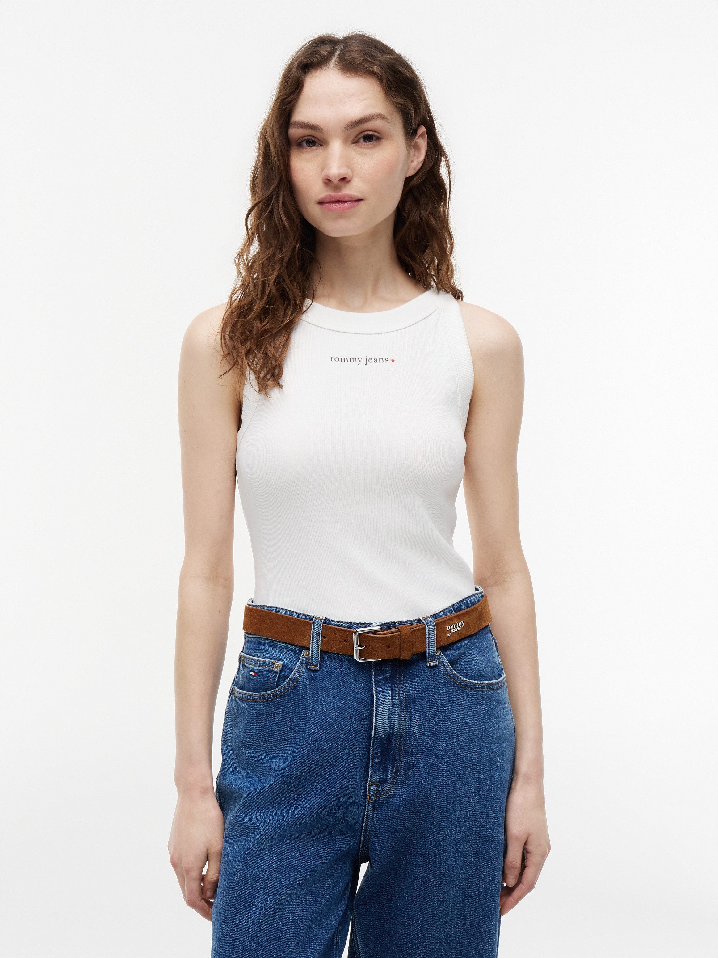 Tommy Jeans Ripptanktop TJW SLIM ESS LOGO 1 RIB TANK Baumwollmischung, slim fit, in gerippter Struktur