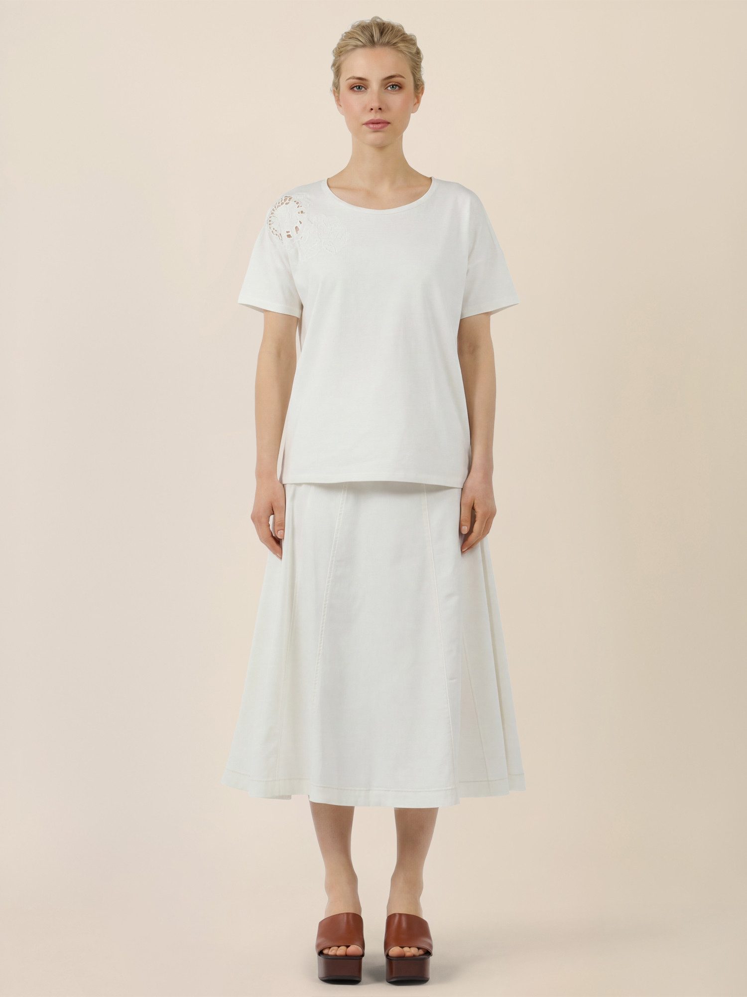 Apart Shirtbluse mit floraler Spitze auf der Schulter