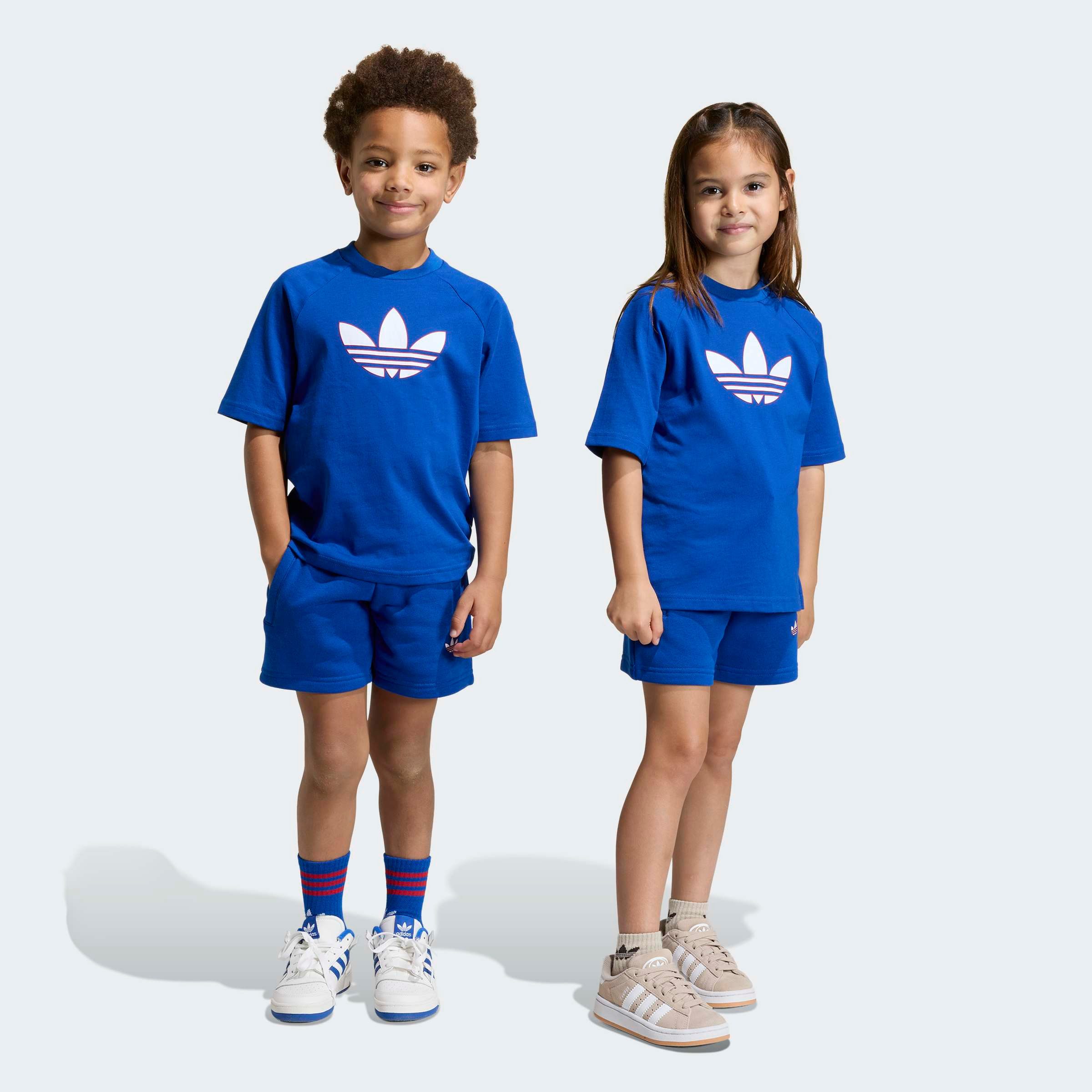 adidas Originals Trainingsanzug LOCKERES KURZES -SET MIT TREFOIL (2-tlg), für Kinder, mit 2 Teilen, aus Baumwolle, neutraler Schnitt