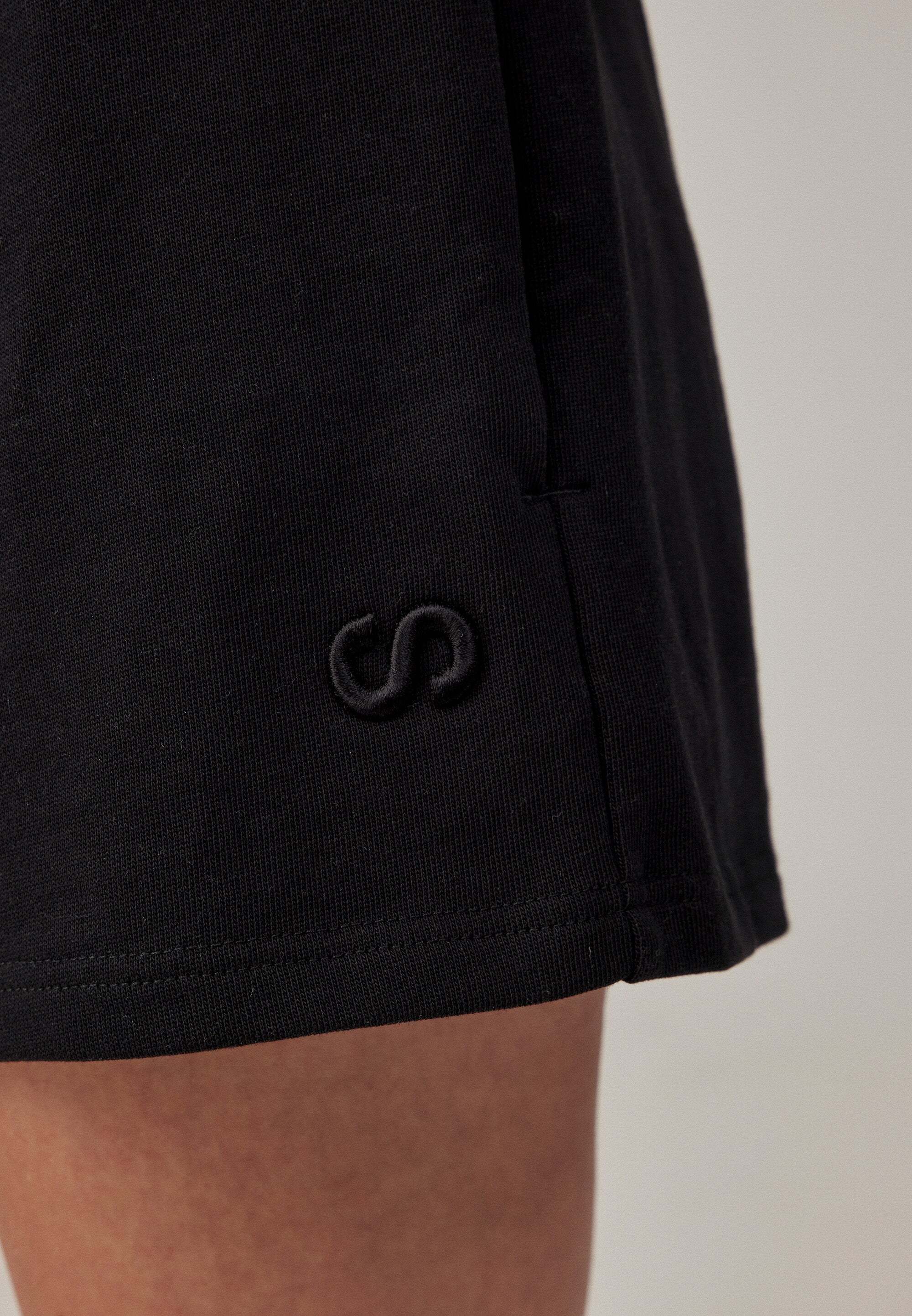 SNOCKS Trainingsshorts Kurze Sweatshorts für Damen aus Bio-Baumwolle (1-tlg) perfekt für den Sport, bequeme Passform, aus Bio-Baumwolle