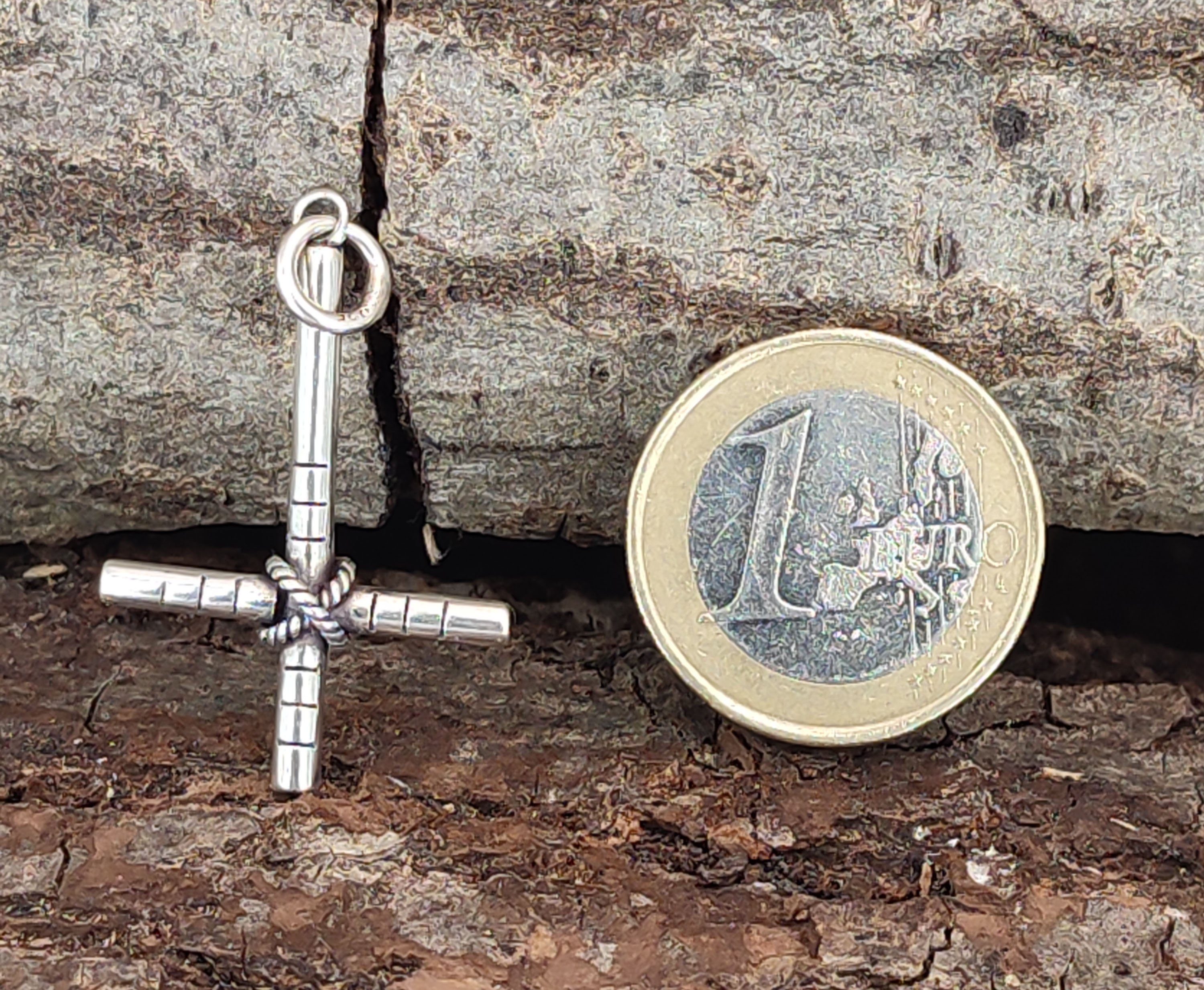 EK Kreuz Anhänger Aus Zinn - Mit Baumwollband 44x34mm