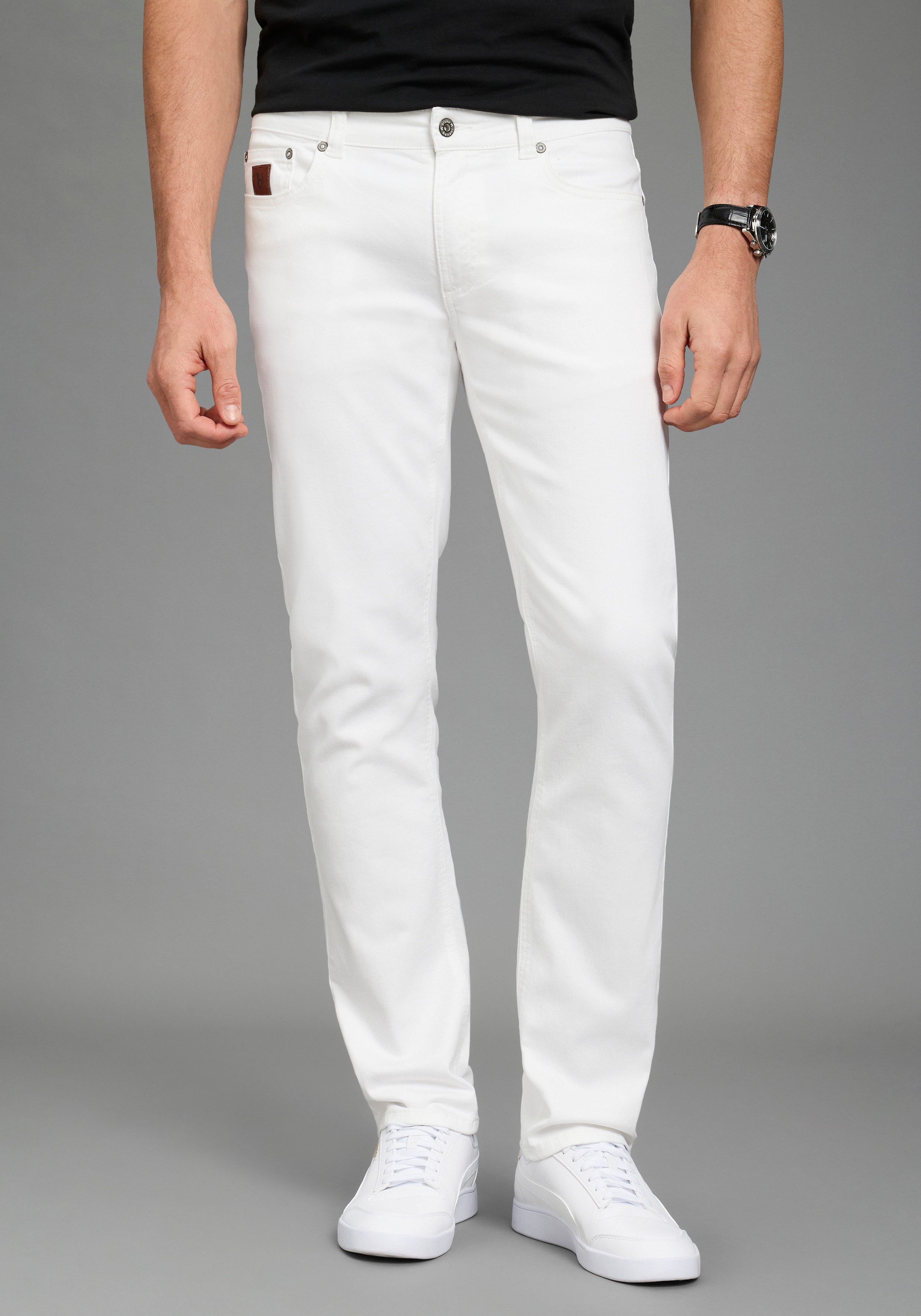 Bruno Banani Straight-Jeans Hutch gerade geschnittenes Bein, niedrige Leibhöhe, reguläre Passform