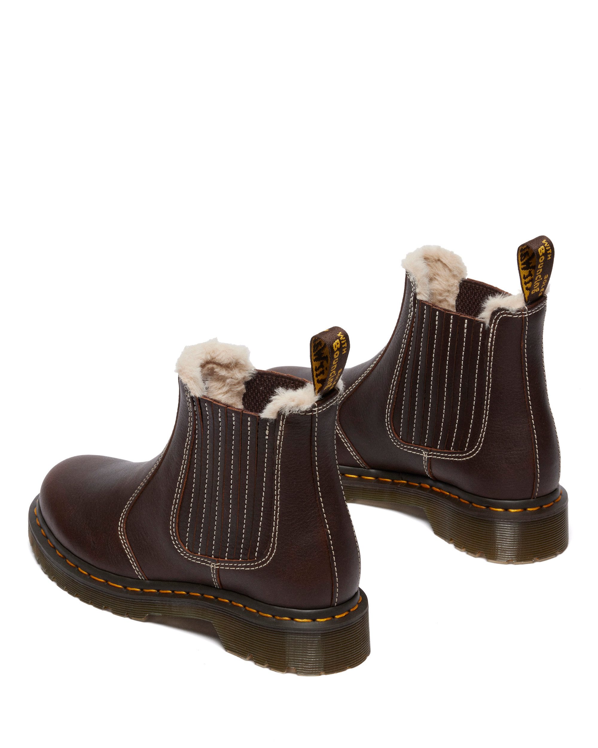 DR. MARTENS 2976 Leonore II Winterboots Blockabsatz, Stiefelette, Schlupfboots mit Fellimitat am Schaftrand