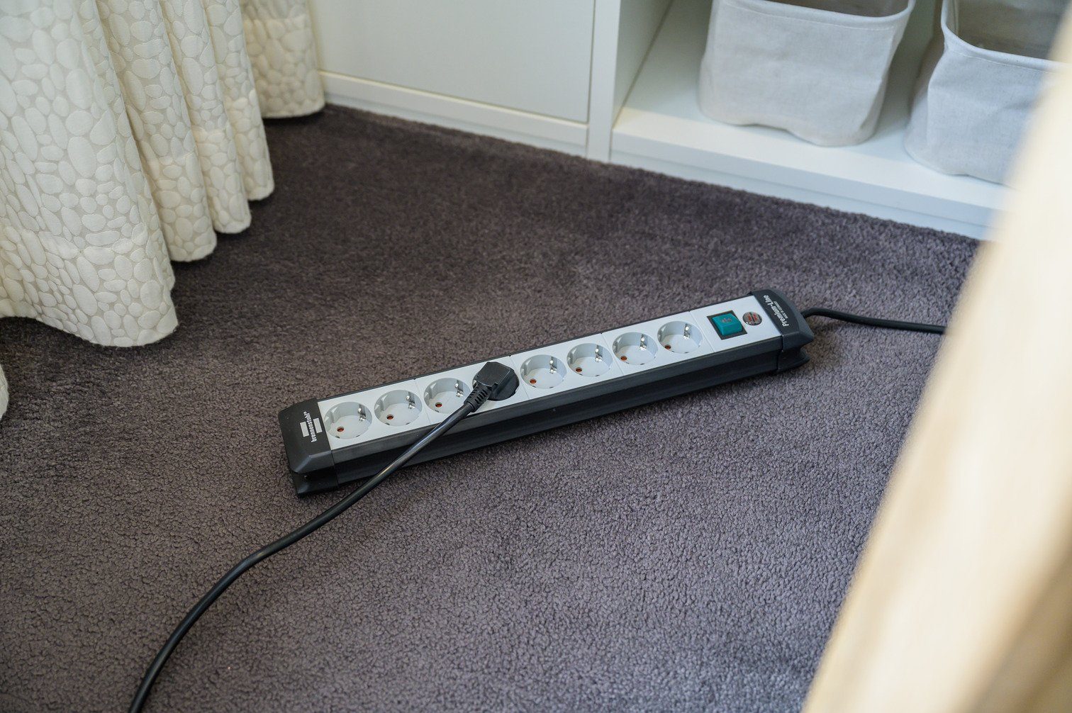 Brennenstuhl Premium-Line Steckdosenleiste 8-fach (Ein- / Ausschalter, Kabellänge 3 m), mit Schalter