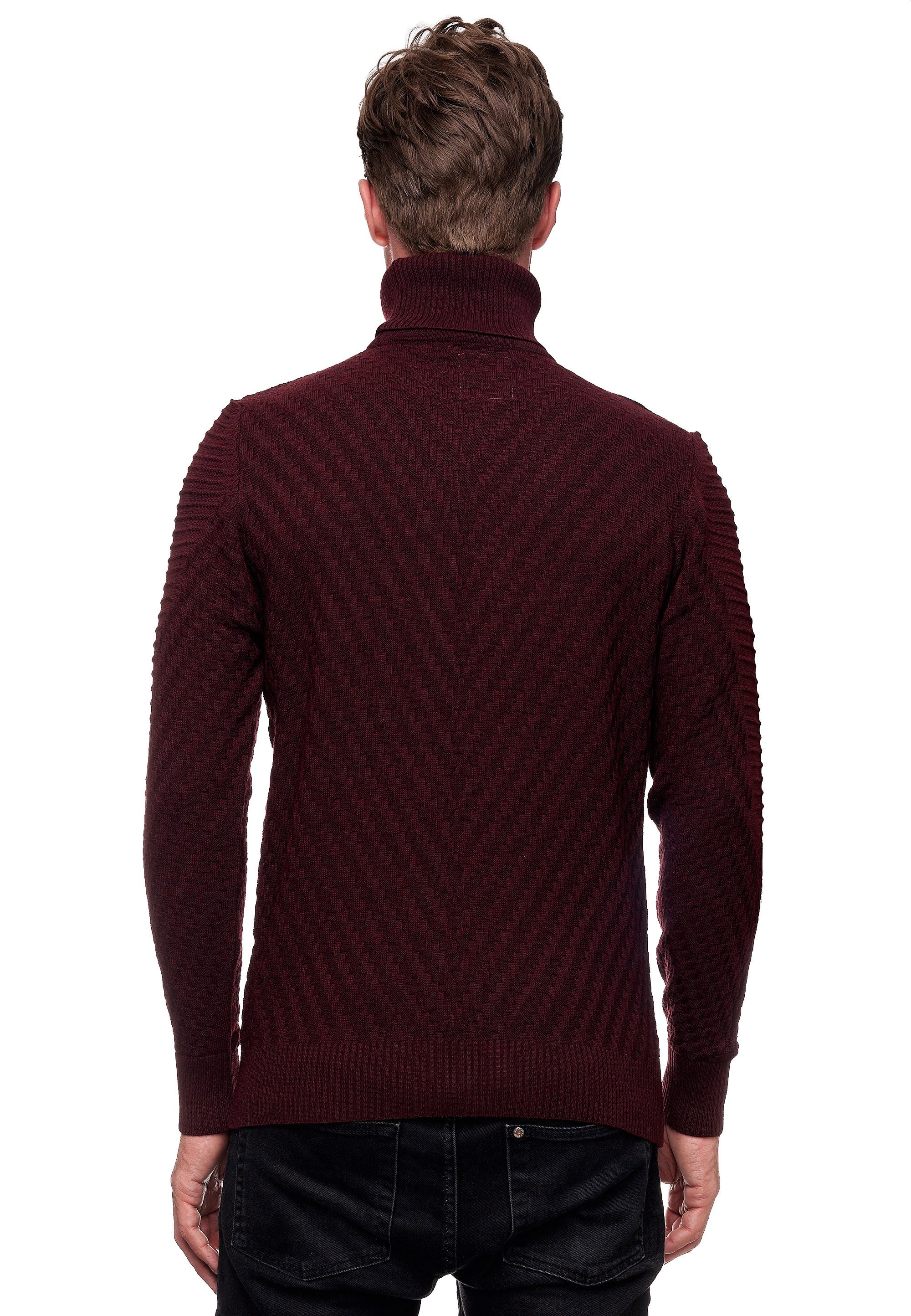 Rusty Neal Rollkragenpullover in stilvollem Feinstrick