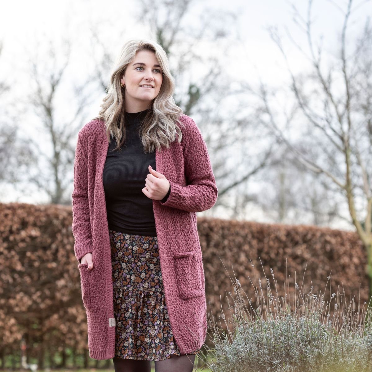 Knit Factory Strickjacke Luna Strickjacken 36/38 Glatt Braun (1-tlg) modern Strickware Strickartikel Strickmode