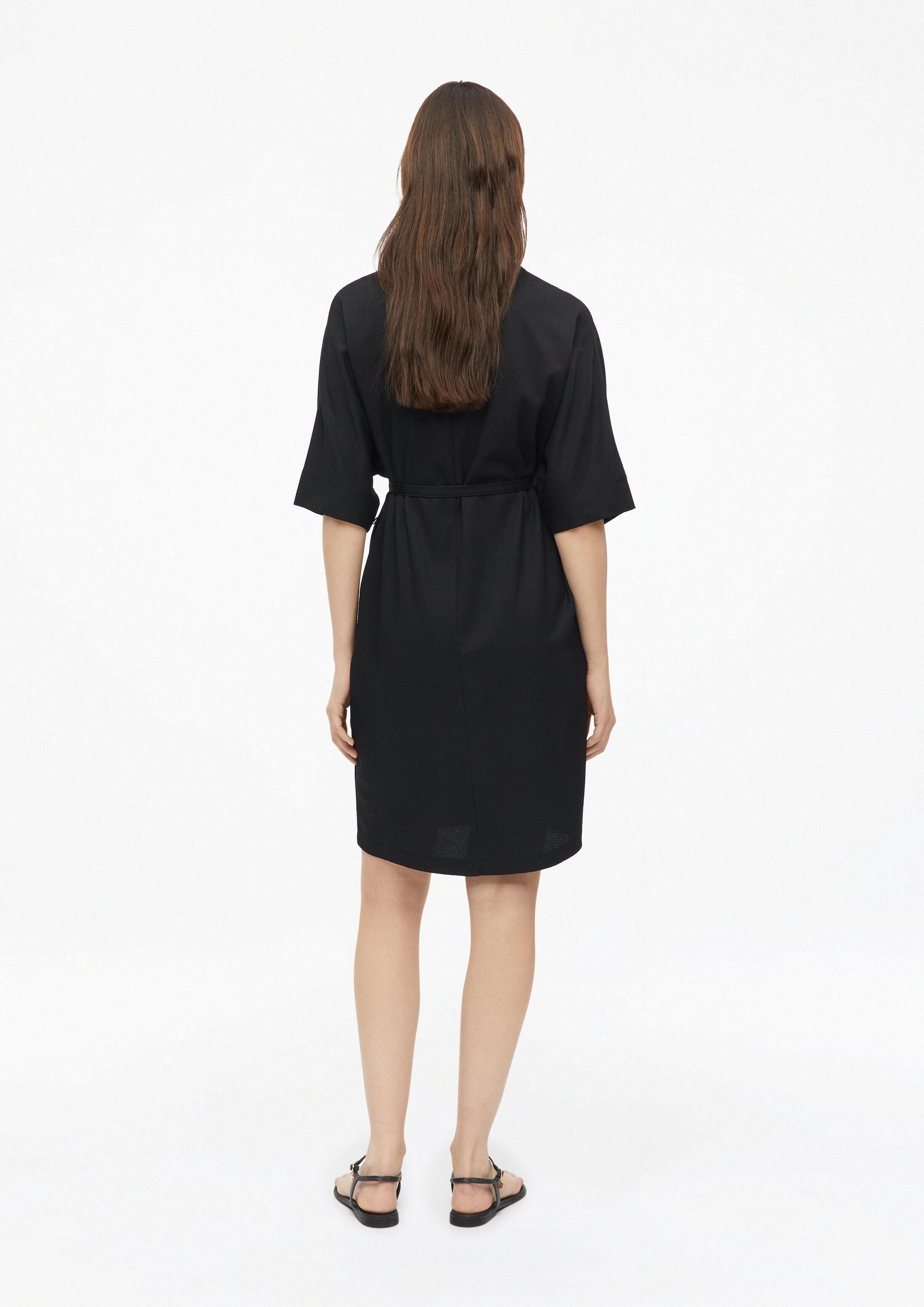 s.Oliver Midikleid Kleid Strukturiertes Jersey-Kleid mit Gürtel und Knopfleiste
