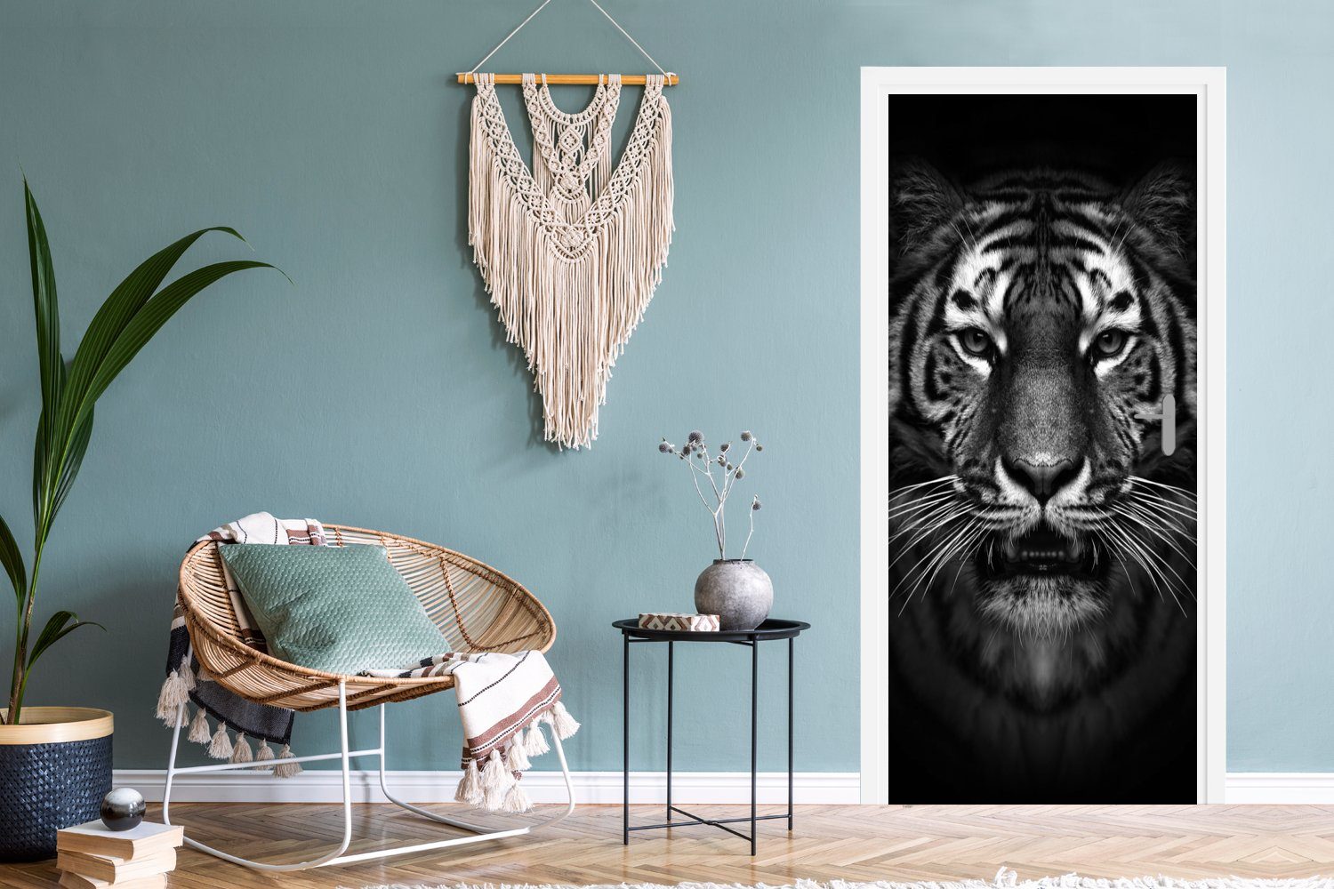 Matt, Weiß St), - Tiere - Schwarz - bedruckt, Tür, Tiger MuchoWow - Türaufkleber, Fototapete cm für - Wild, 75x205 (1 Türtapete Porträt