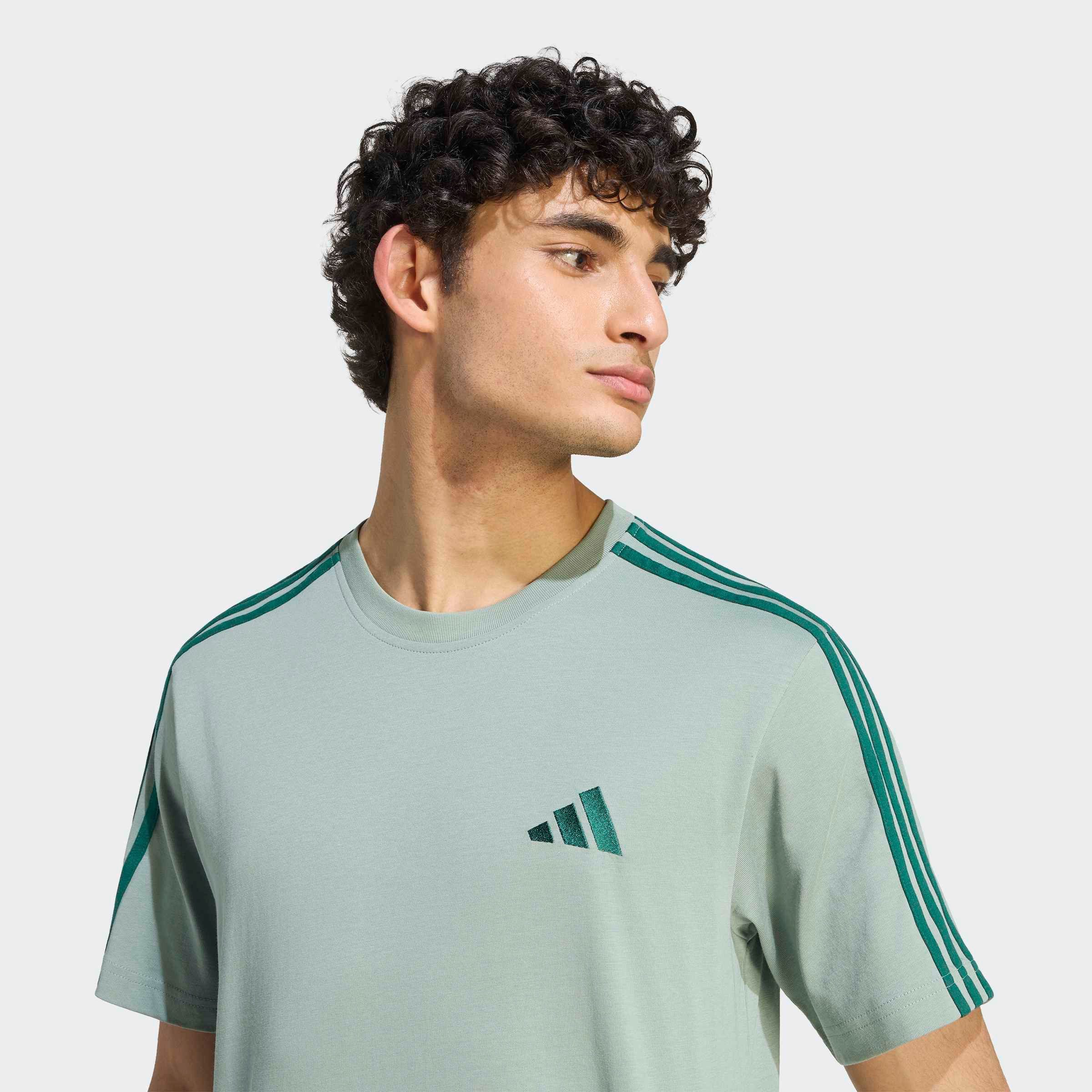 adidas Sportswear T-Shirt ESSENTIALS 3-STREIFEN, SINGLE JERSEY, BRANDING LINKE SCHULTER – Bild 3 von 5