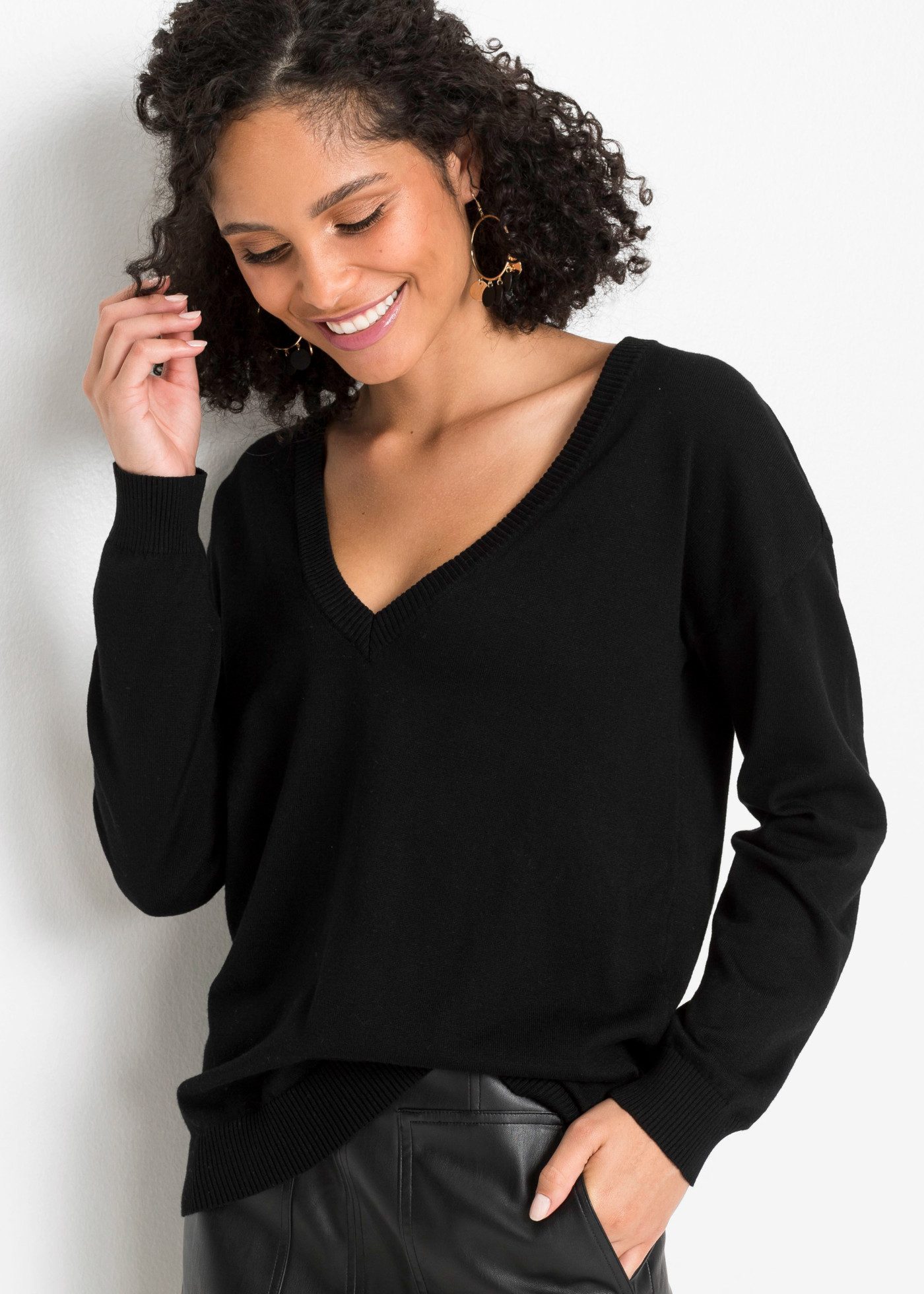 bonprix Strickpullover kuschelweiches Material, Oversize-Passform, V-Ausschnitt