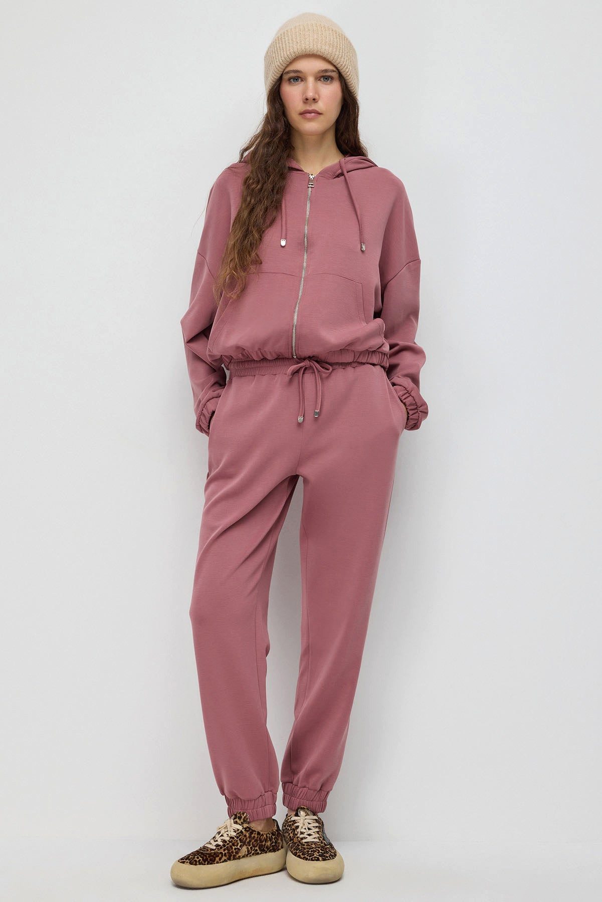 No Matter What Sweatponcho Jogginghose mit elastischem Bund