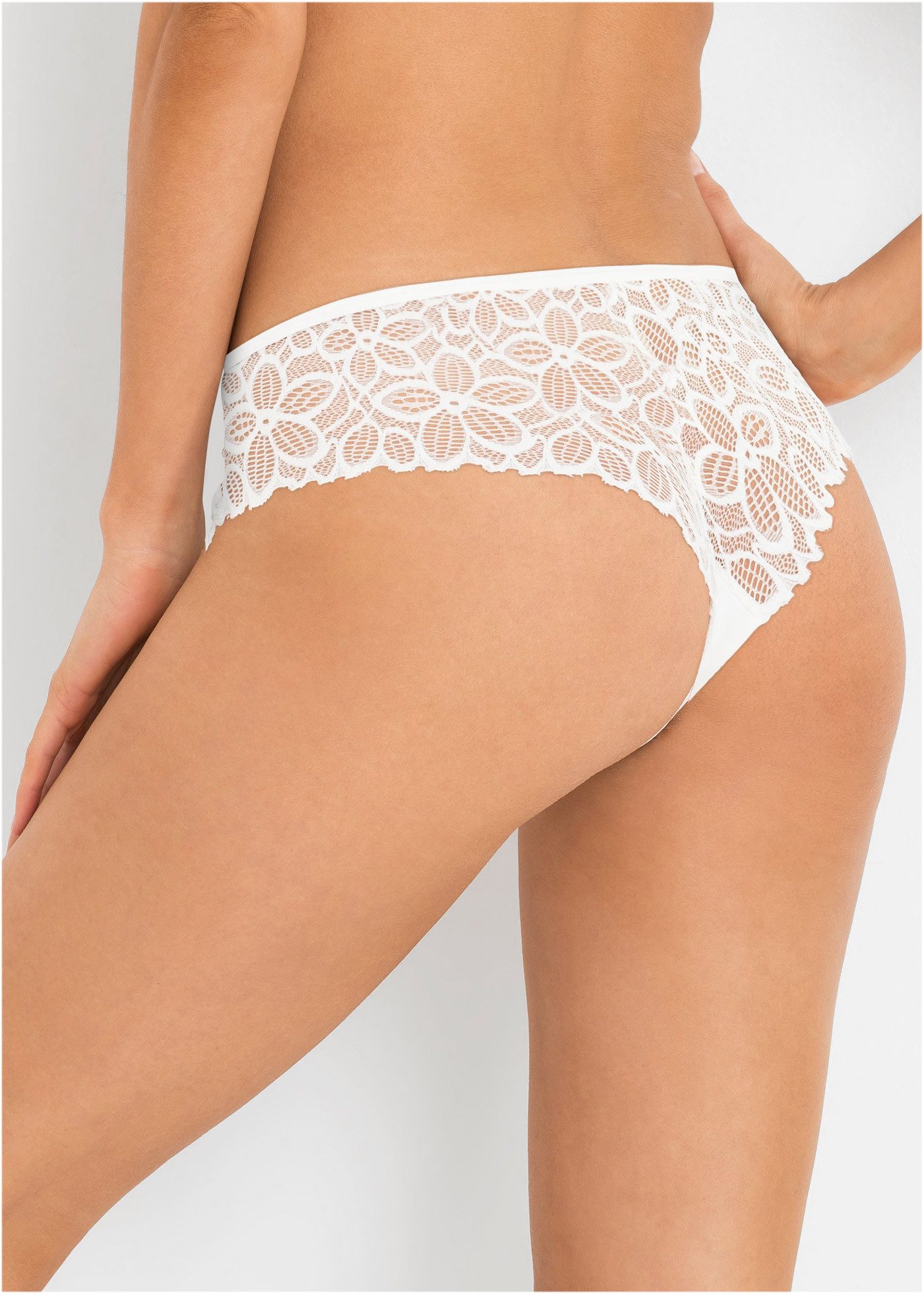 bonprix Brasilslip mit Spitze, weiches Bündchen, Schnürung im vorderen Bereich