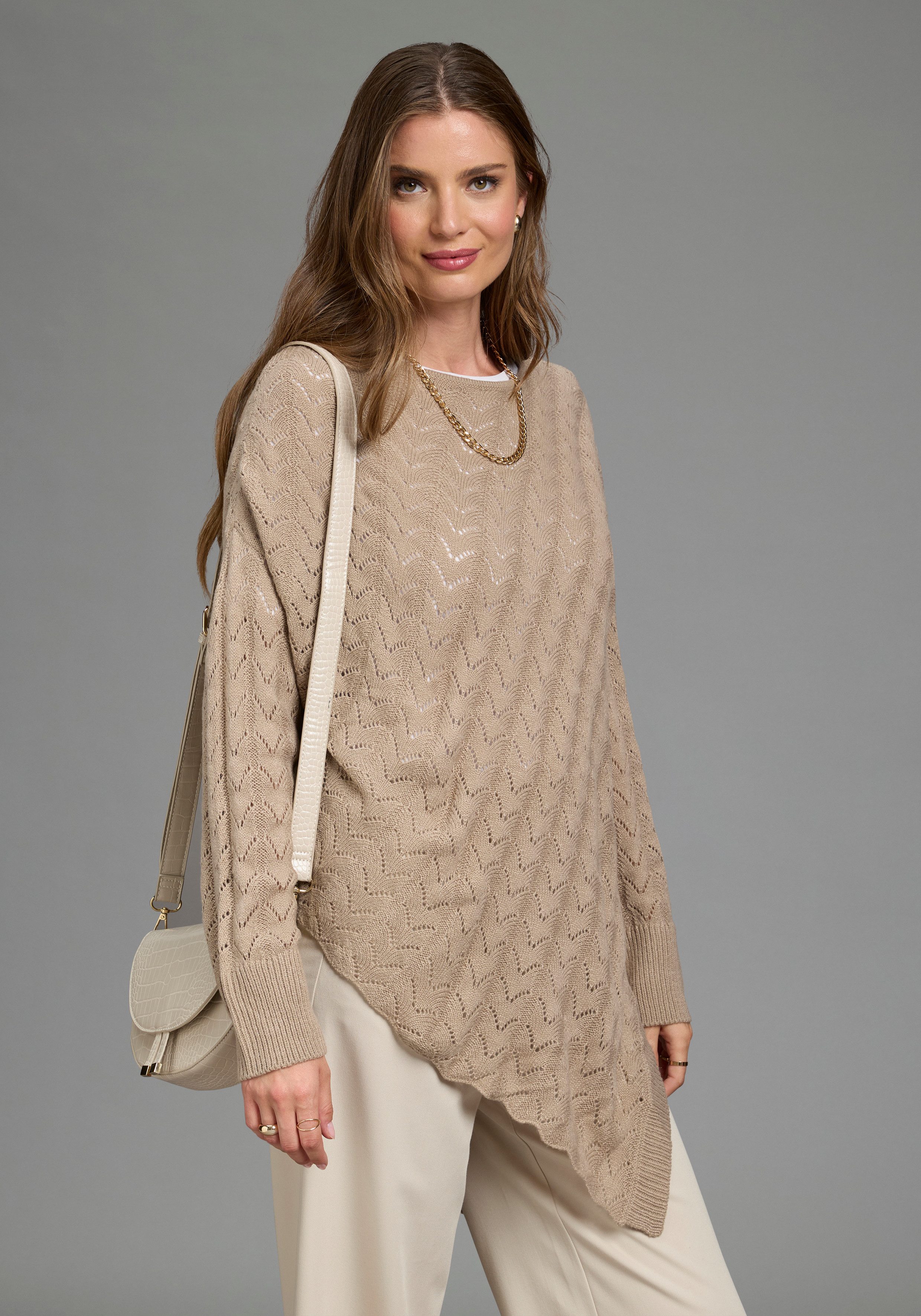 Laura Scott Ajourpullover mit oversize-Passform und Fledermausärmeln mit moderner, asymmetrischer Passform
