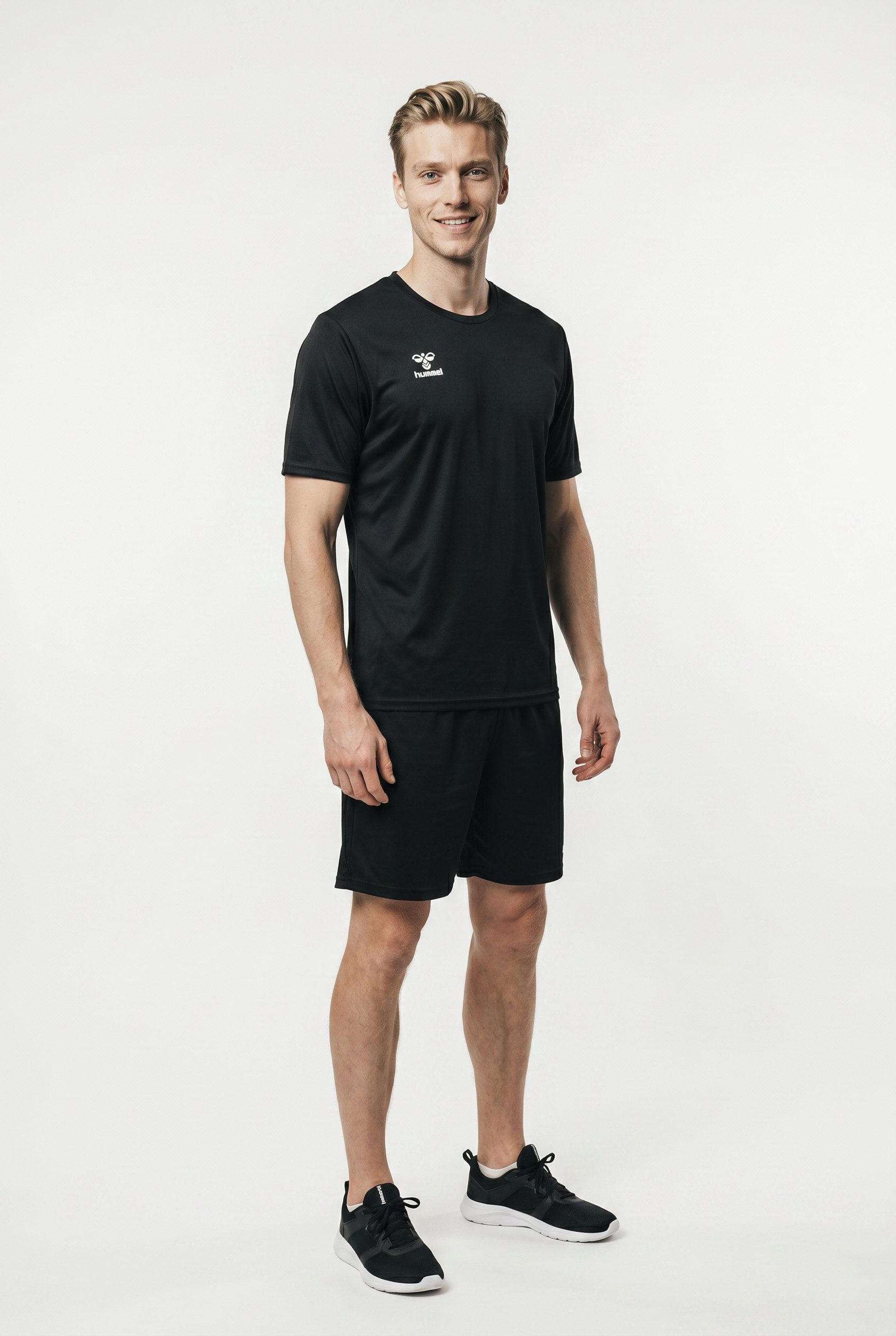 hummel Trainingsshirt HMLESSENTIAL JERSEY S/S Kurzarm-Design, mit Rundhalsausschnitt, in Trikot-Qualität