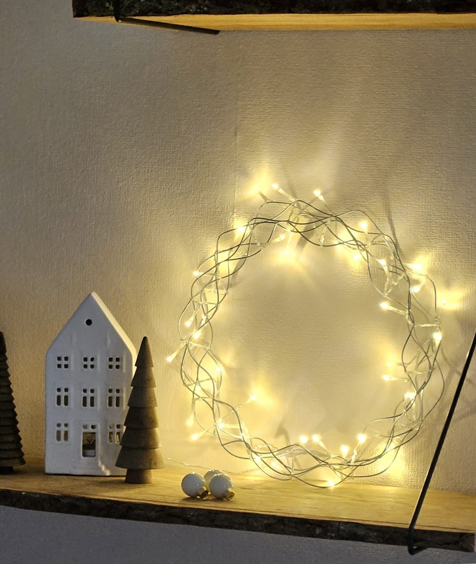 Meinposten LED-Lichterkette Weihnachtskranz LED Kranz Timer Batterie Lichterkranz warmweiß 30 cm, mit Timer