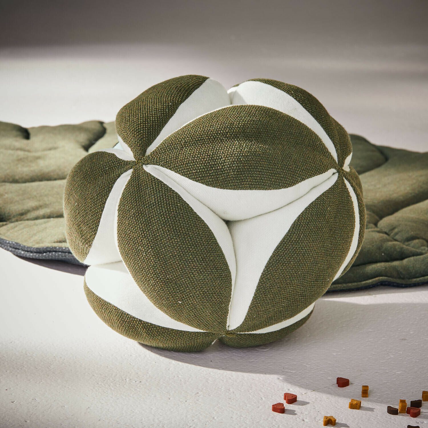 Mirabeau Snackball Hundespielzeug Wuslina grün/weiß, 100% Baumwolle, Füllung: 100% Polyester