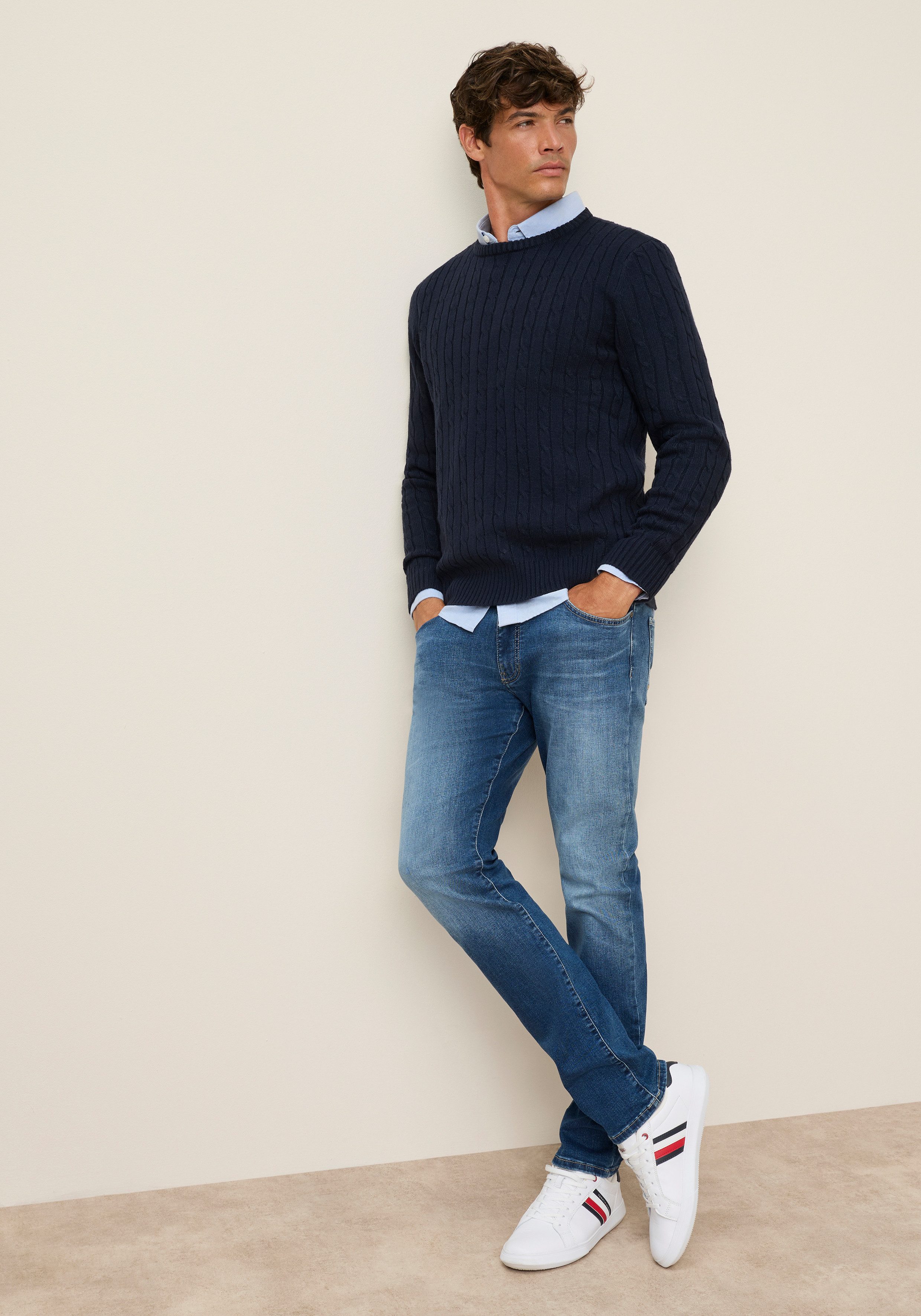 Zum Outfit 4