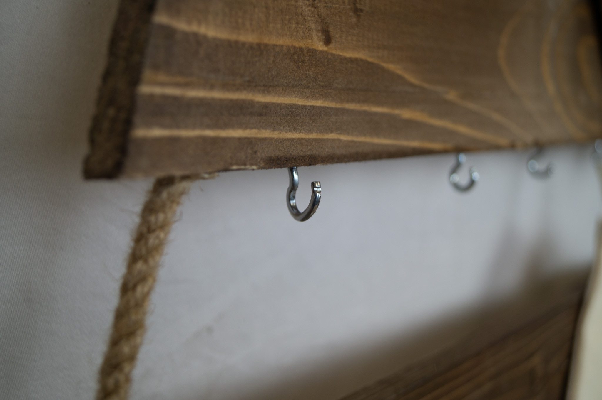 Kistenkolli Altes Land Allzweckkiste Weihnachtsbaum Adventskalender mit 24 Plätzen in palisander Deko-Holzl (Spar-Set)