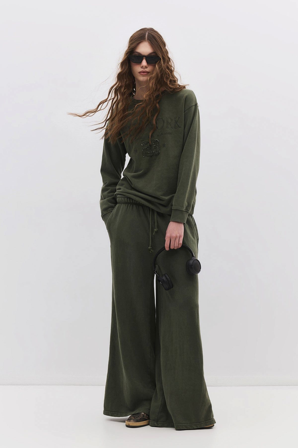 No Matter What Kapuzensweatshirt Sweatshirt mit Rundhalsausschnitt – Bild 3 von 5