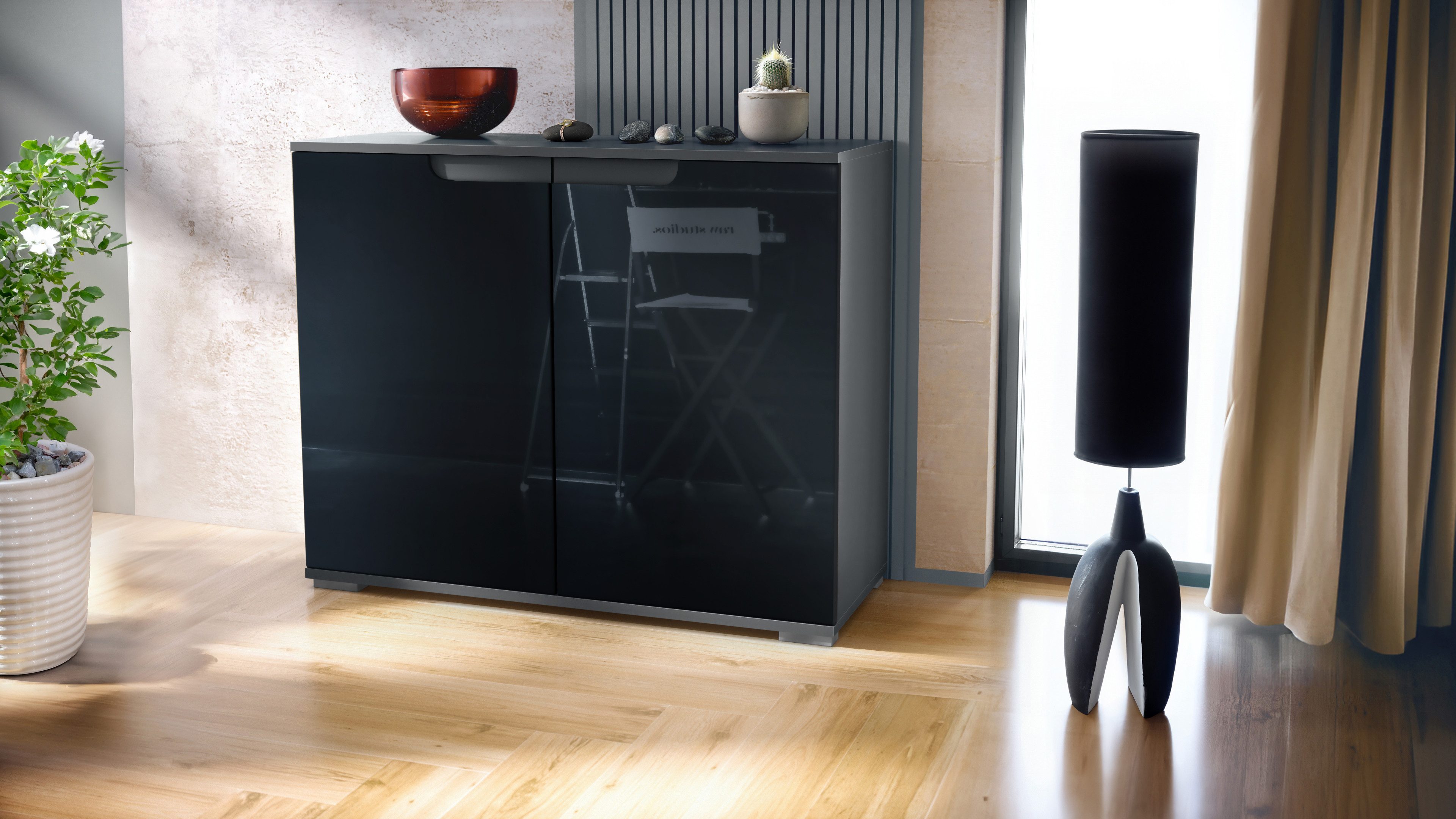 Vladon Kommode Sylt V3 (Moderner Küchenschrank, mit 2 großen Türen), Anthrazit matt / Schwarz Hochglanz (92,5 x 75.5 x 35)