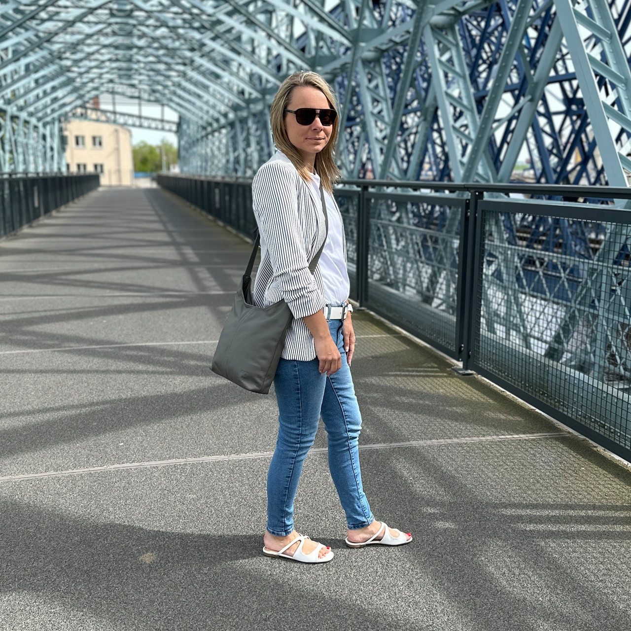 LECONI Umhängetasche mittlere Handtasche Damen Schultertasche Damentasche Leder LE0072, Echt Leder – verstellbarer Schulterriemen – Größe 33 × 33 × 9 cm